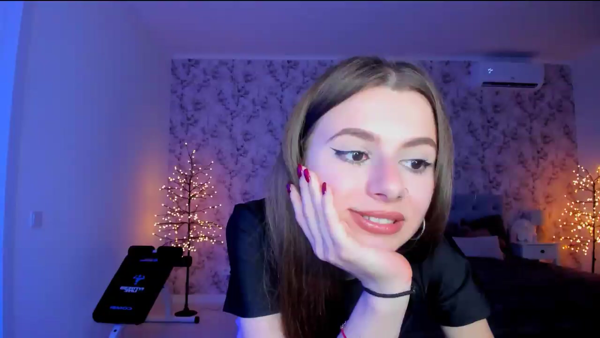 Gallery image thumbnail from Hotmolly_'s myfreecams stream on, 08/09/2026, 20:10 image 16 of 20