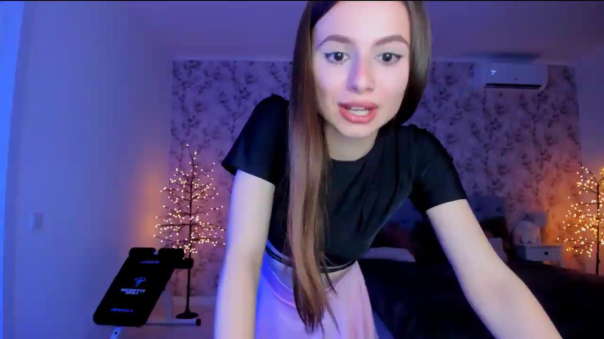 Gallery image thumbnail from Hotmolly_'s myfreecams stream on, 08/09/2026, 20:10 image 14 of 20