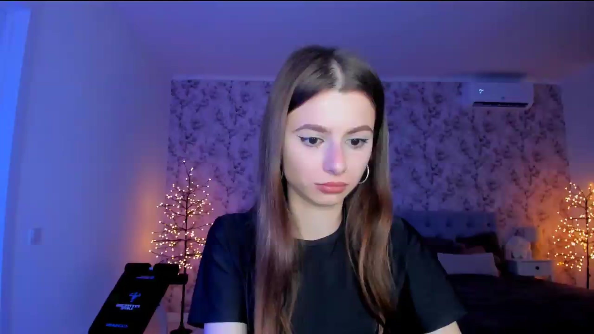 Gallery image thumbnail from Hotmolly_'s myfreecams stream on, 08/09/2026, 20:10 image 7 of 20