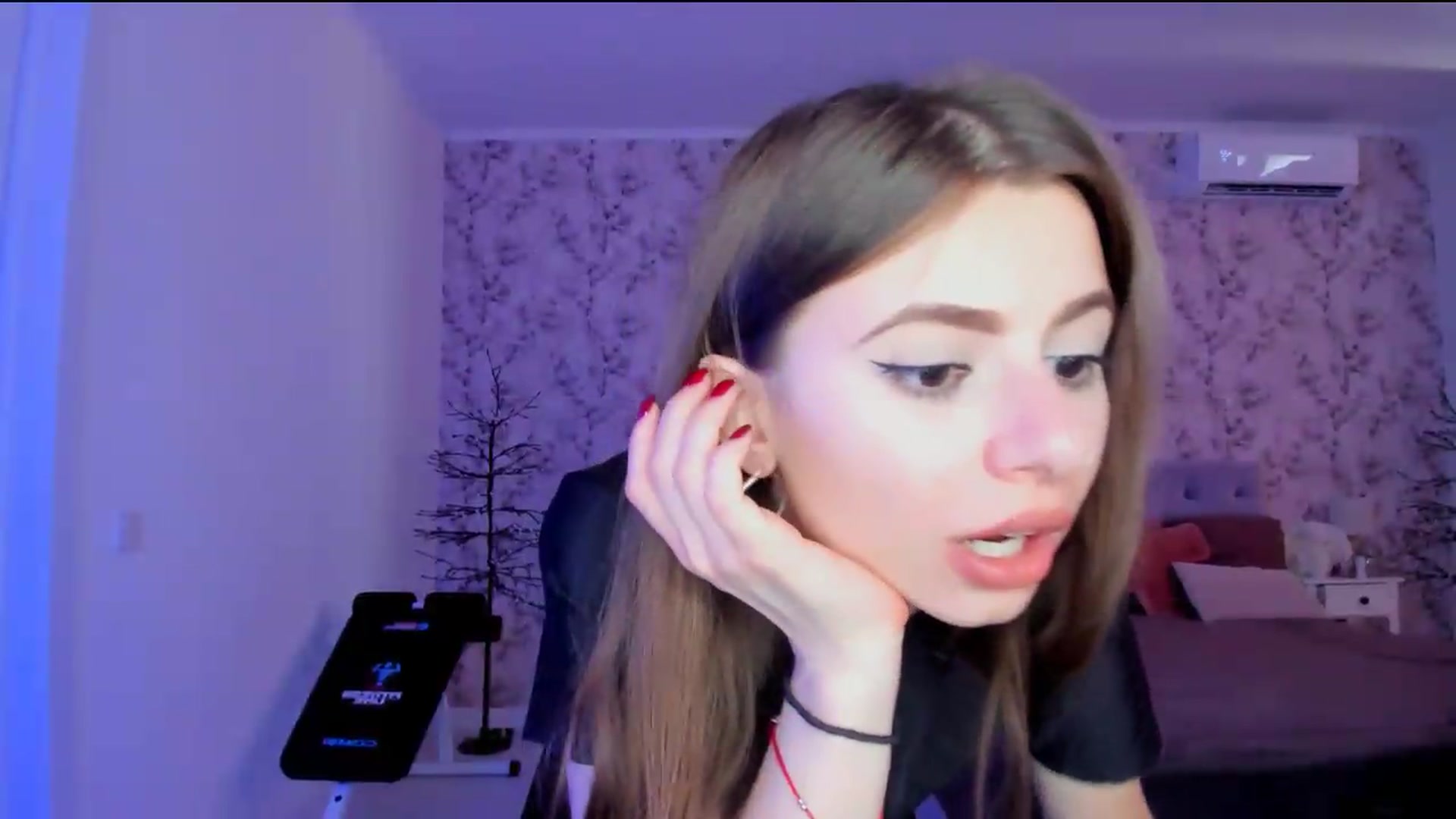 Gallery image thumbnail from Hotmolly_'s myfreecams stream on, 08/12/2026, 10:56 image 13 of 20