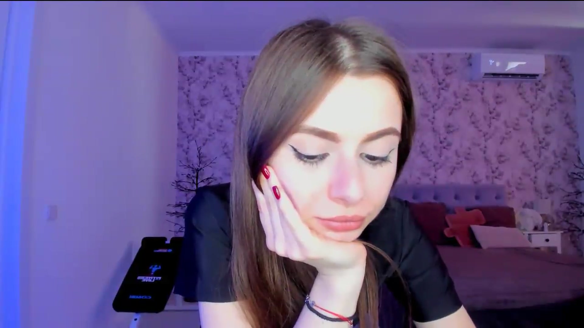 Gallery image thumbnail from Hotmolly_'s myfreecams stream on, 08/12/2026, 10:56 image 20 of 20