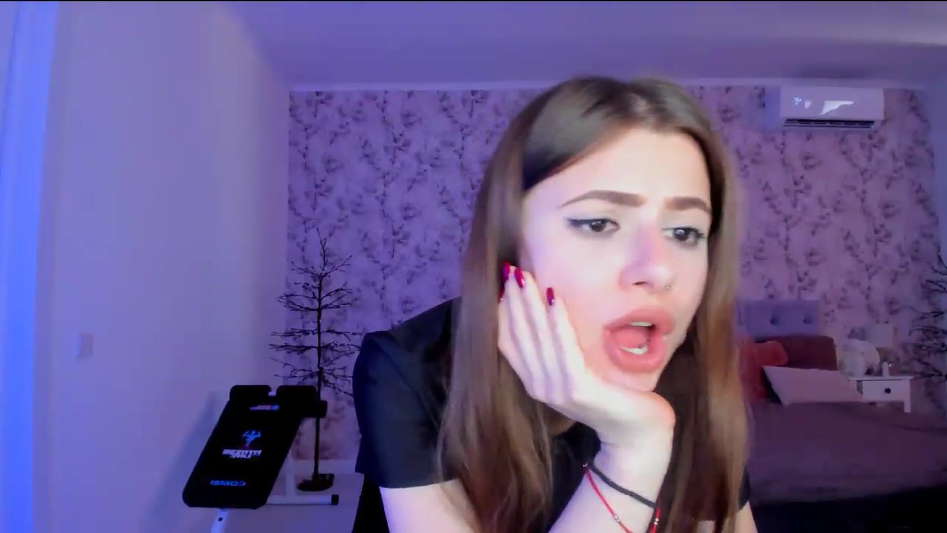 Gallery image thumbnail from Hotmolly_'s myfreecams stream on, 08/12/2026, 10:56 image 14 of 20