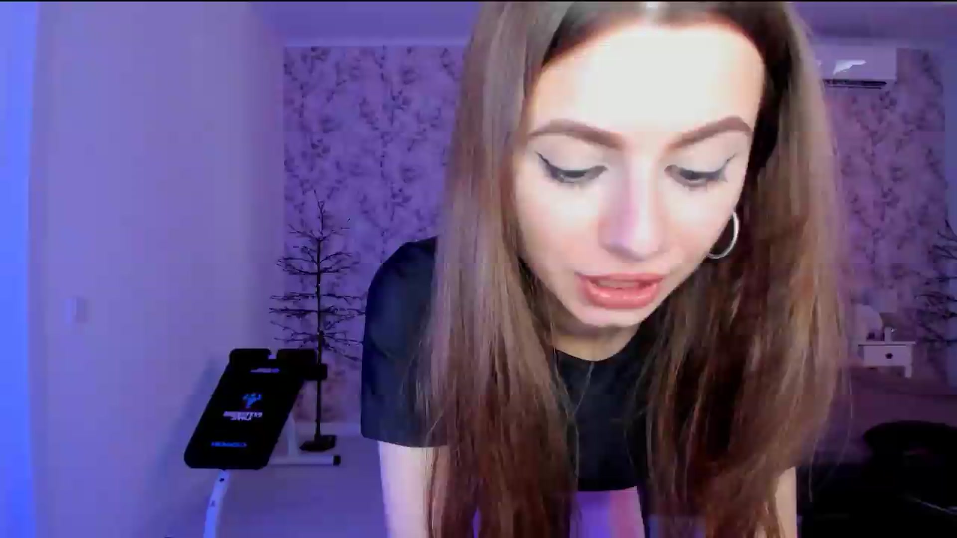 Gallery image thumbnail from Hotmolly_'s myfreecams stream on, 08/12/2026, 10:56 image 5 of 20