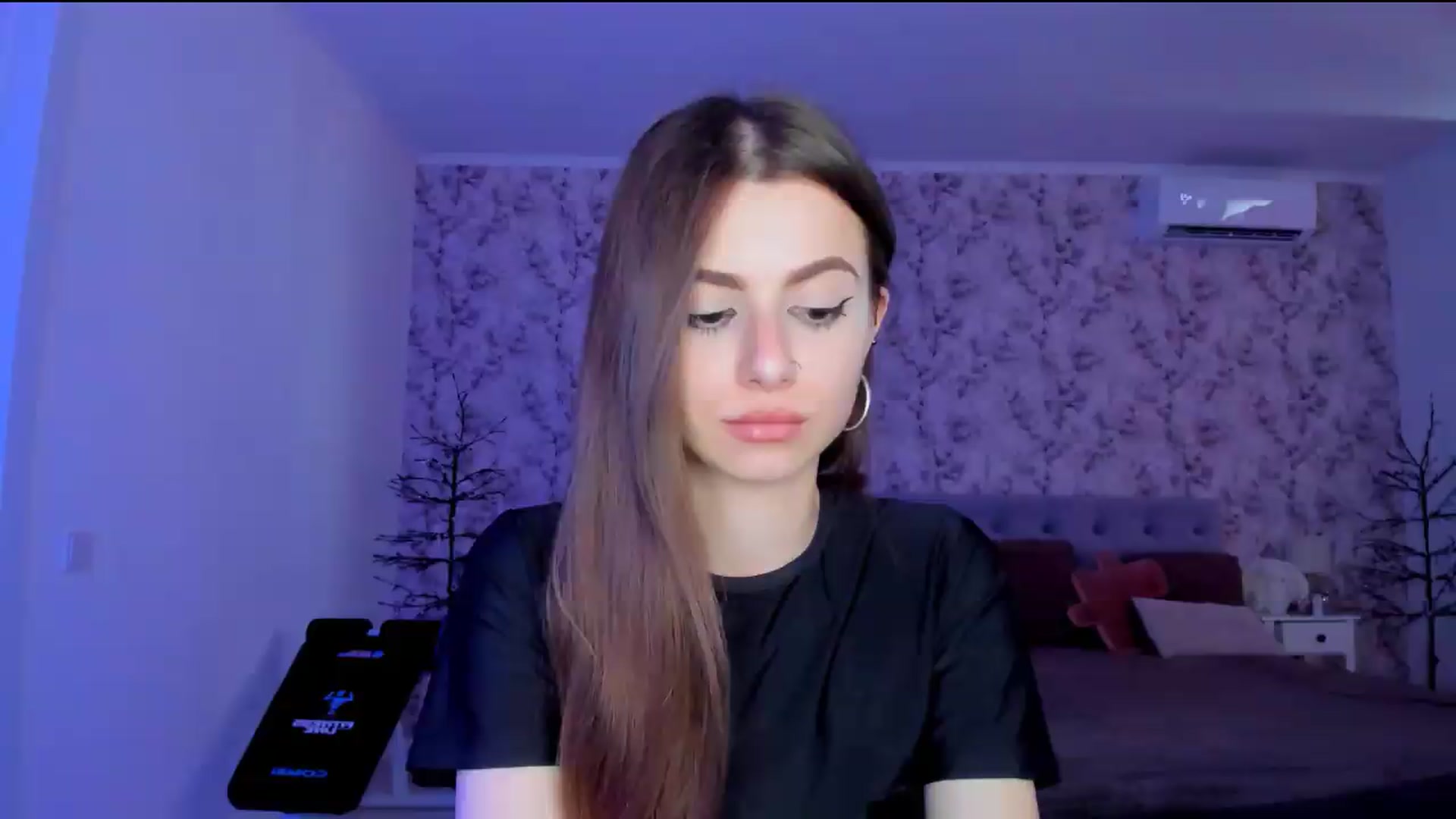 Gallery image thumbnail from Hotmolly_'s myfreecams stream on, 08/12/2026, 12:09 image 10 of 20