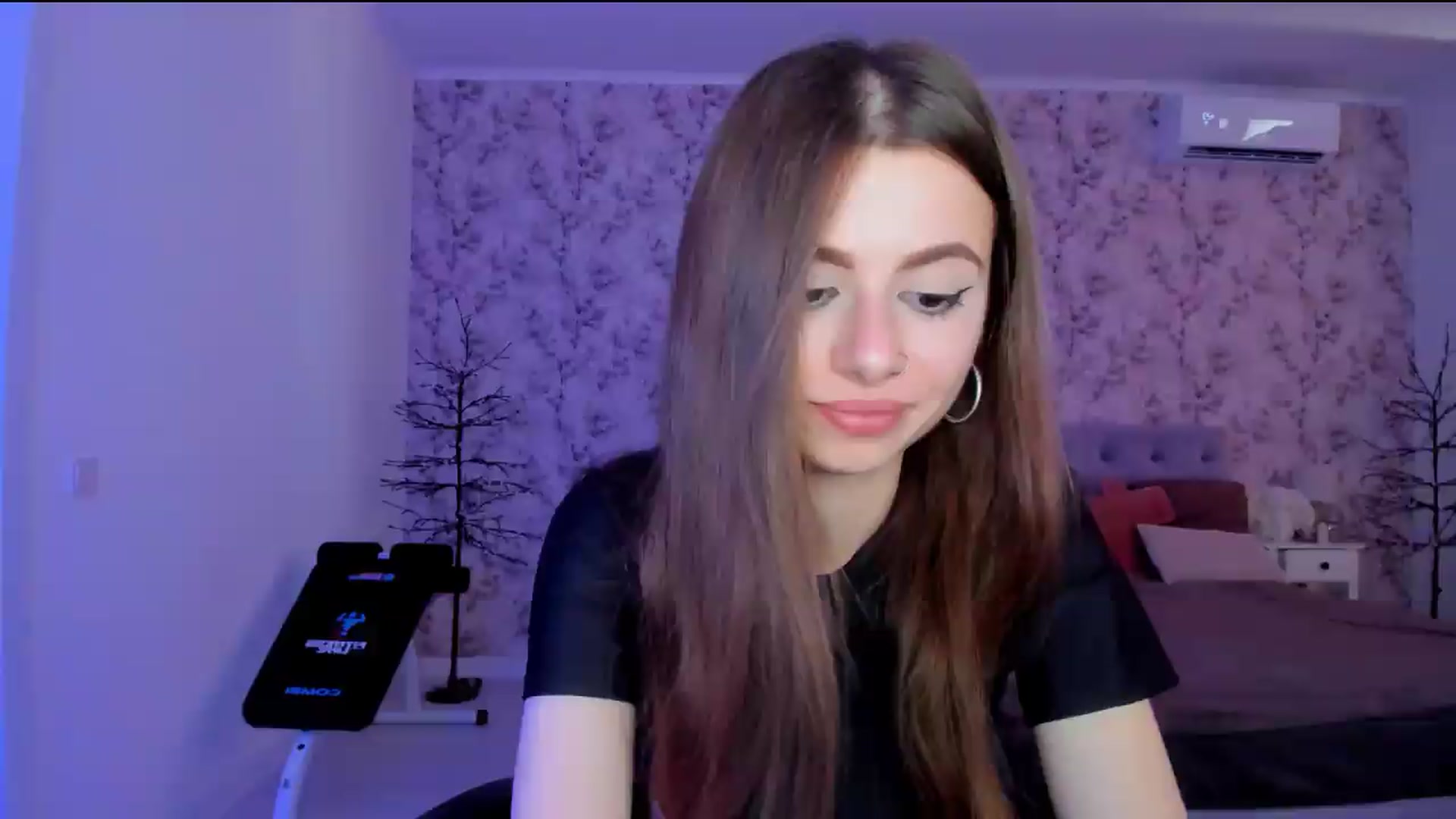 Gallery image thumbnail from Hotmolly_'s myfreecams stream on, 08/12/2026, 12:09 image 20 of 20