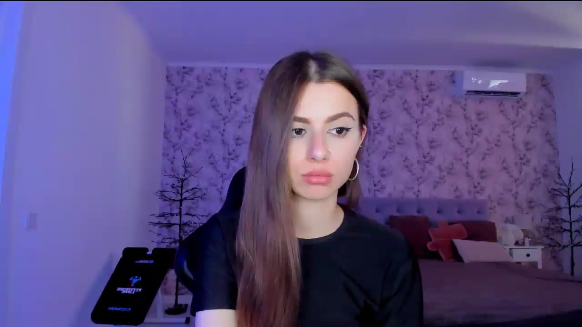Gallery image thumbnail from Hotmolly_'s myfreecams stream on, 08/12/2026, 12:09 image 11 of 20