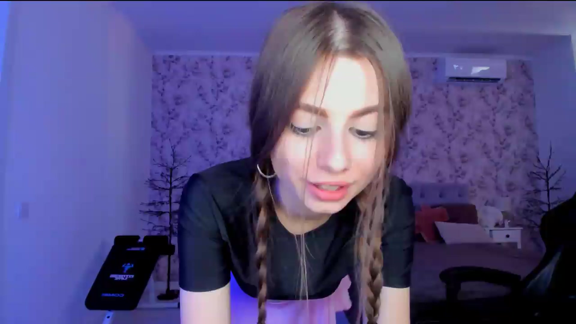 Gallery image thumbnail from Hotmolly_'s myfreecams stream on, 08/12/2026, 15:27 image 6 of 20