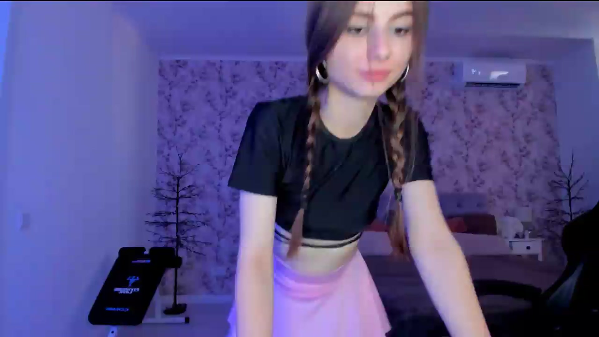 Gallery image thumbnail from Hotmolly_'s myfreecams stream on, 08/12/2026, 15:27 image 3 of 20
