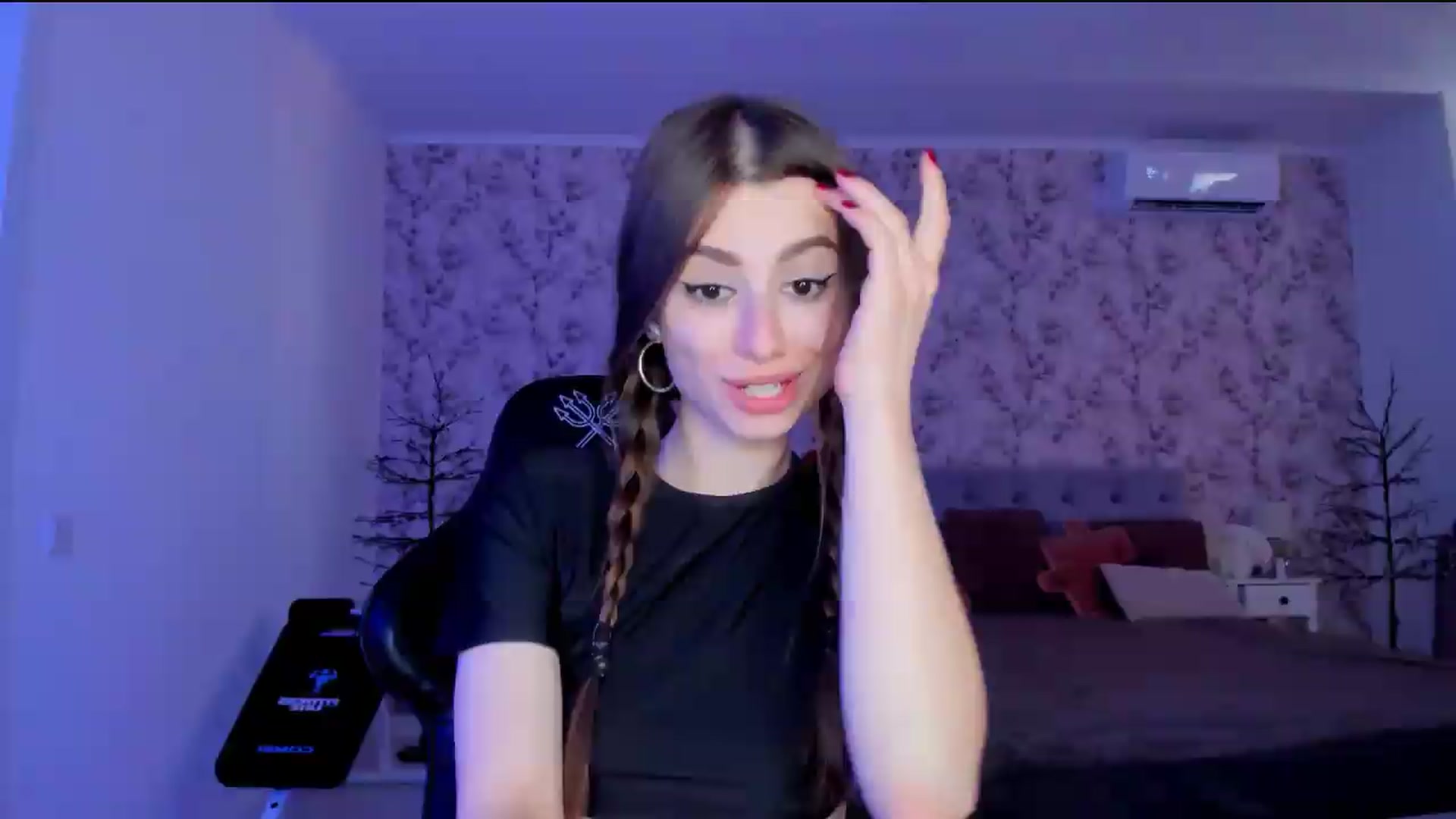 Gallery image thumbnail from Hotmolly_'s myfreecams stream on, 08/12/2026, 15:27 image 1 of 20