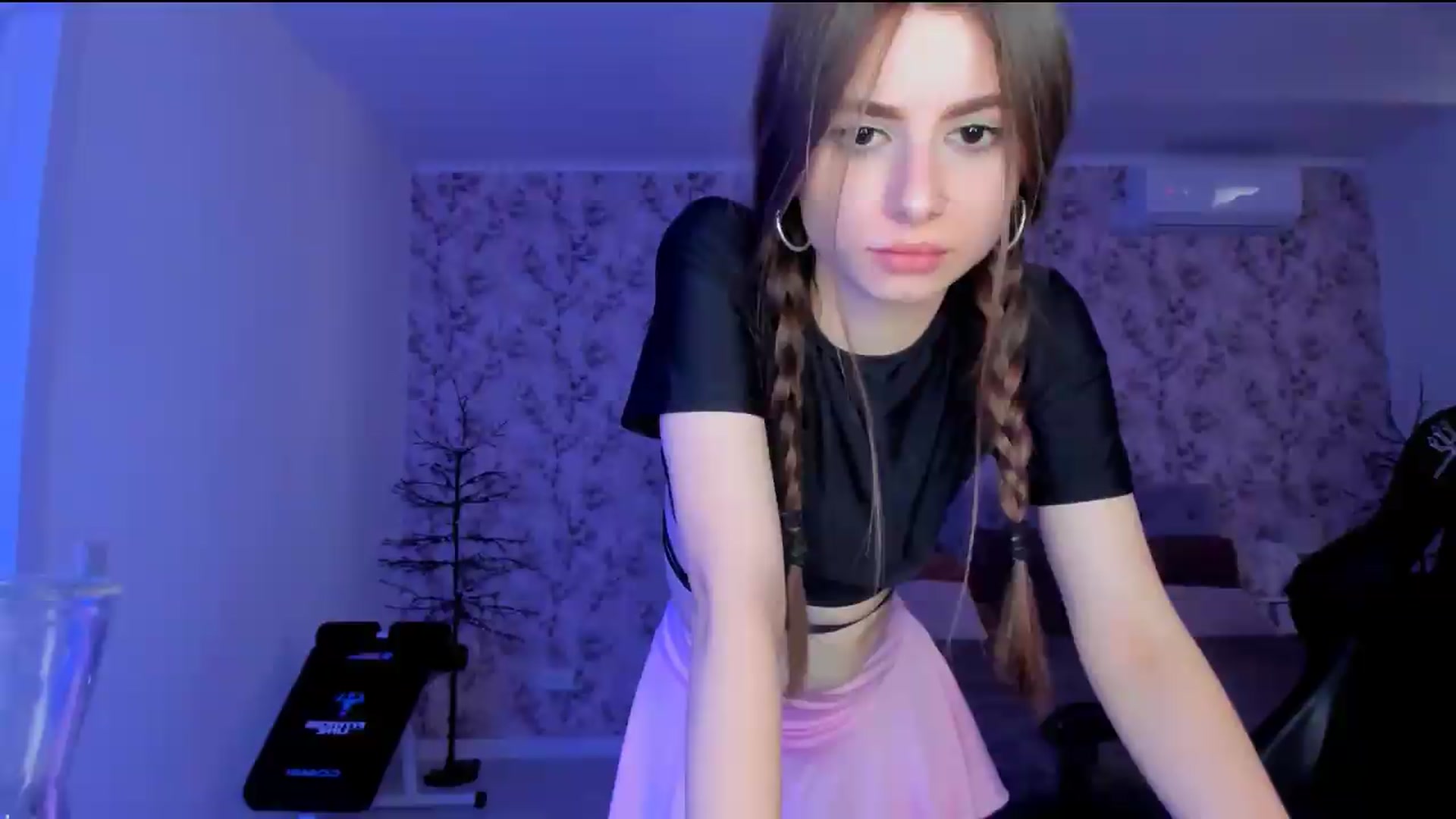 Gallery image thumbnail from Hotmolly_'s myfreecams stream on, 08/12/2026, 16:31 image 13 of 20