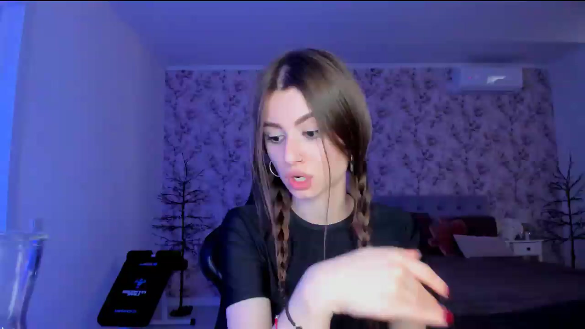 Gallery image thumbnail from Hotmolly_'s myfreecams stream on, 08/12/2026, 16:31 image 20 of 20