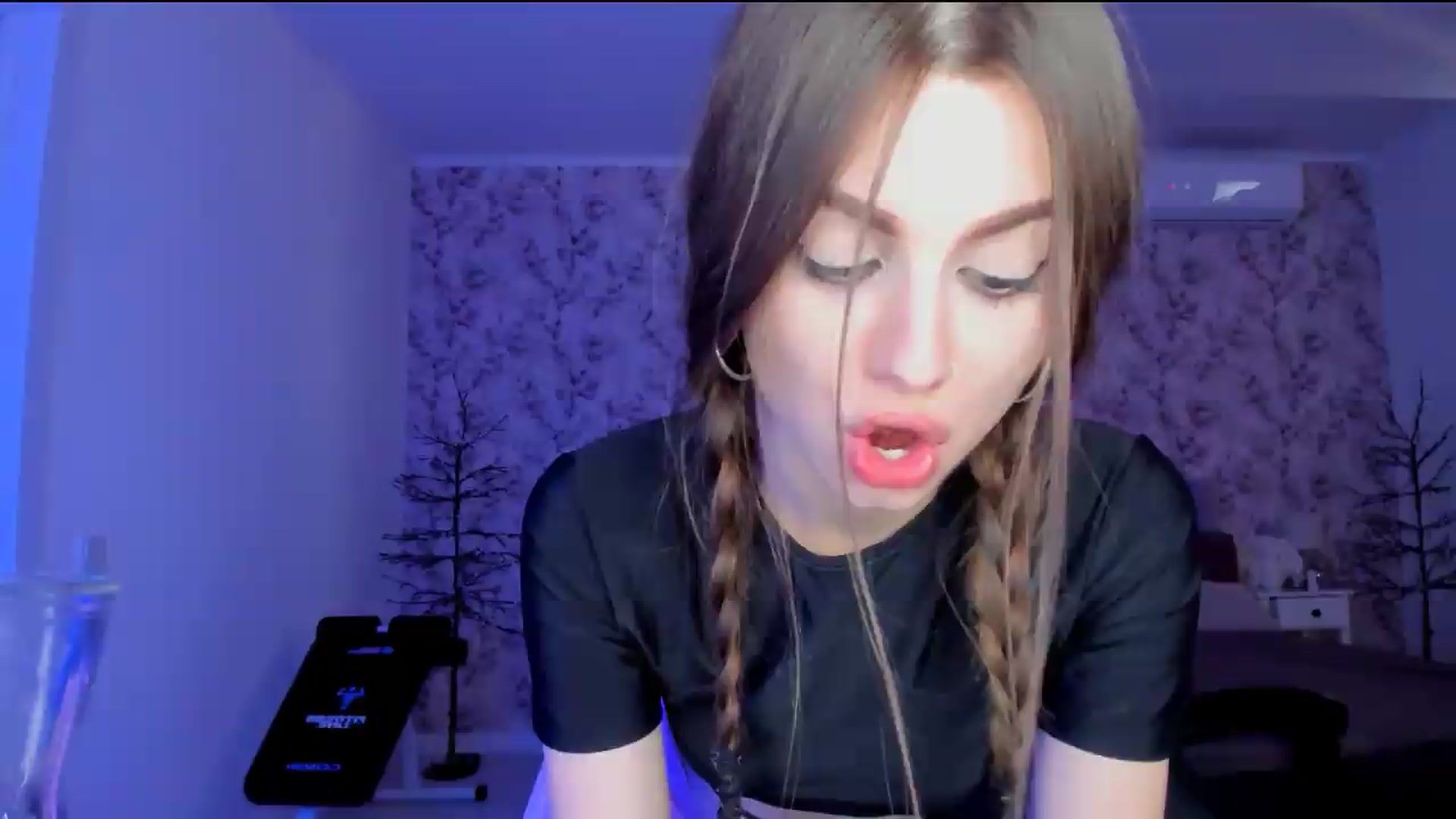 Gallery image thumbnail from Hotmolly_'s myfreecams stream on, 08/12/2026, 16:31 image 3 of 20
