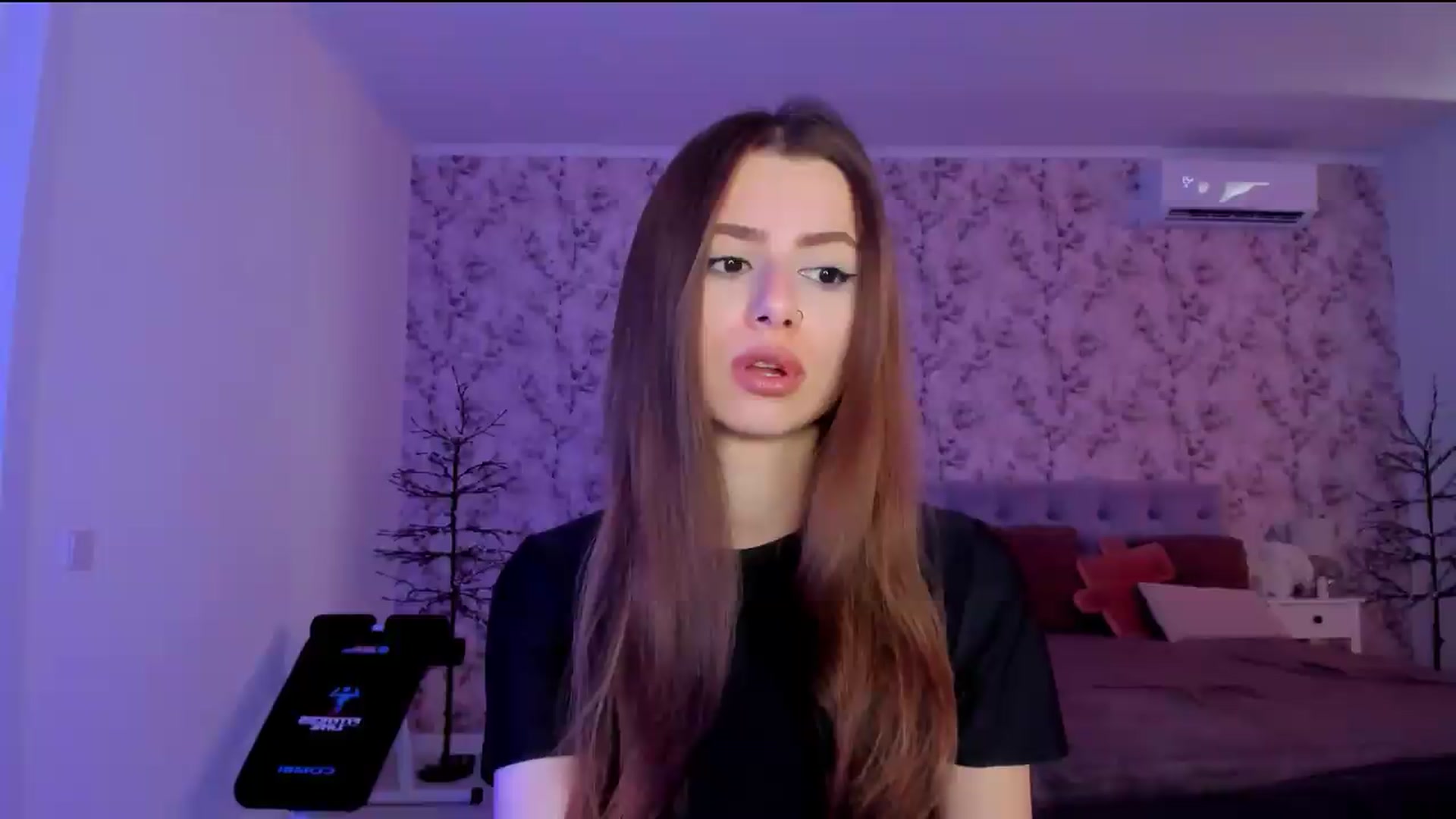 Gallery image thumbnail from Hotmolly_'s myfreecams stream on, 08/13/2026, 10:44 image 1 of 20