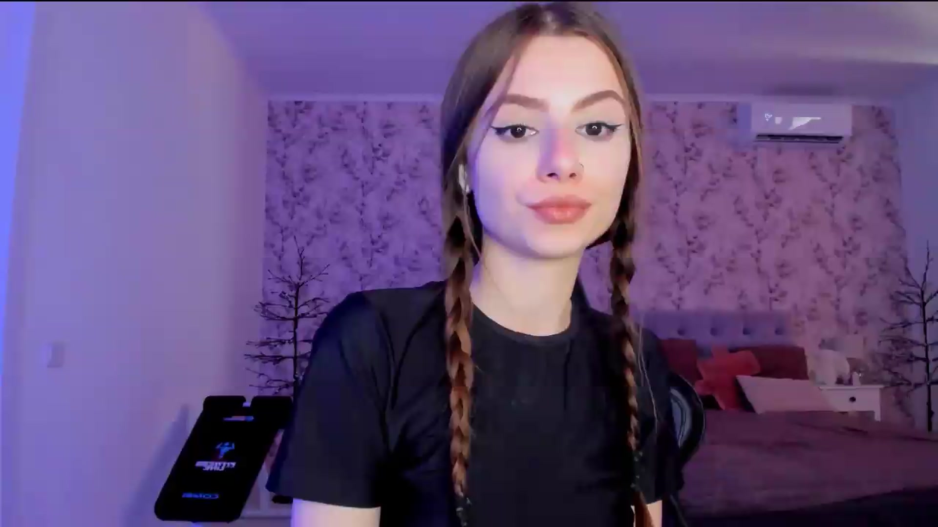Gallery image thumbnail from Hotmolly_'s myfreecams stream on, 08/13/2026, 10:44 image 20 of 20