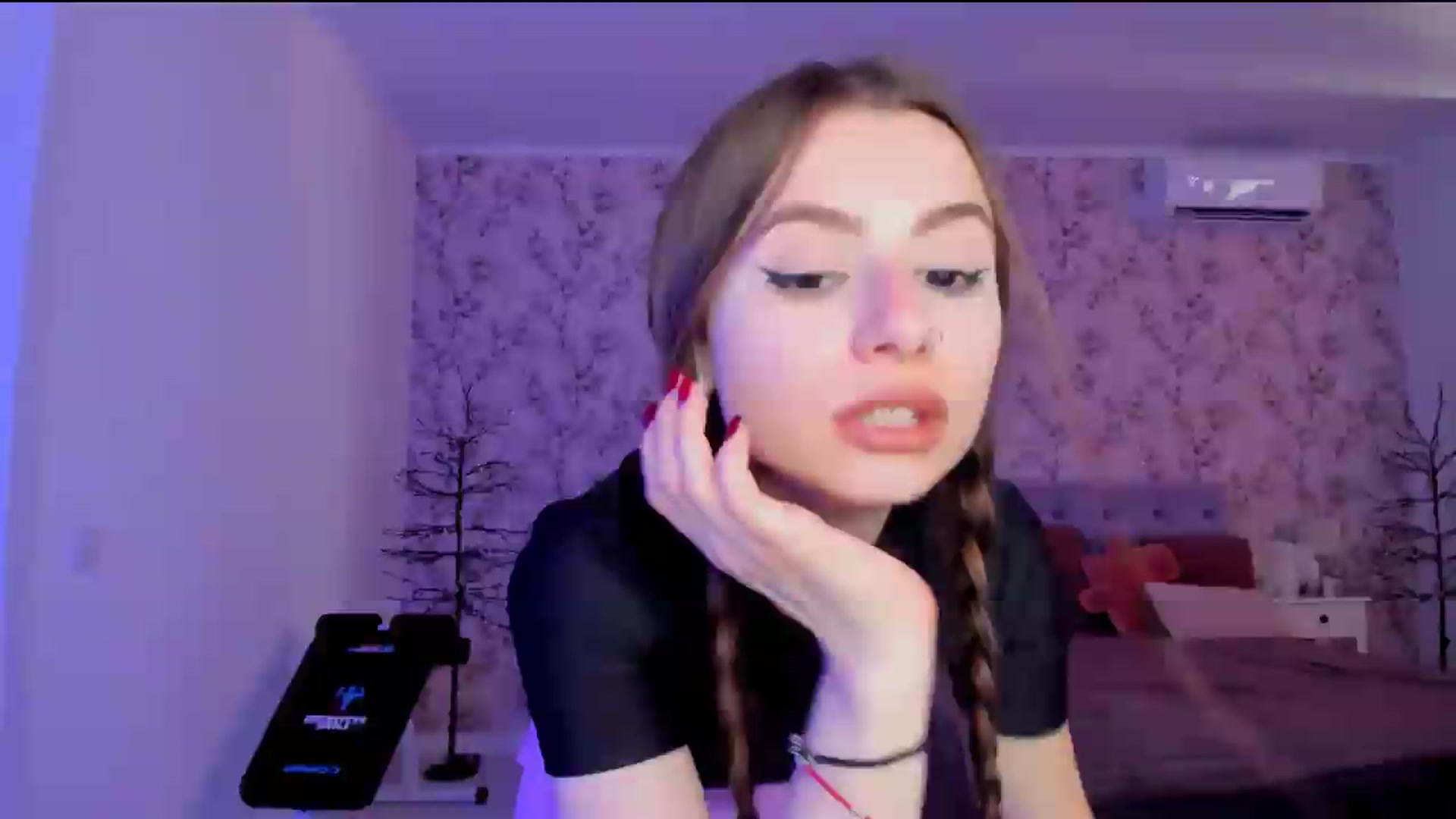 Gallery image thumbnail from Hotmolly_'s myfreecams stream on, 08/13/2026, 10:44 image 19 of 20