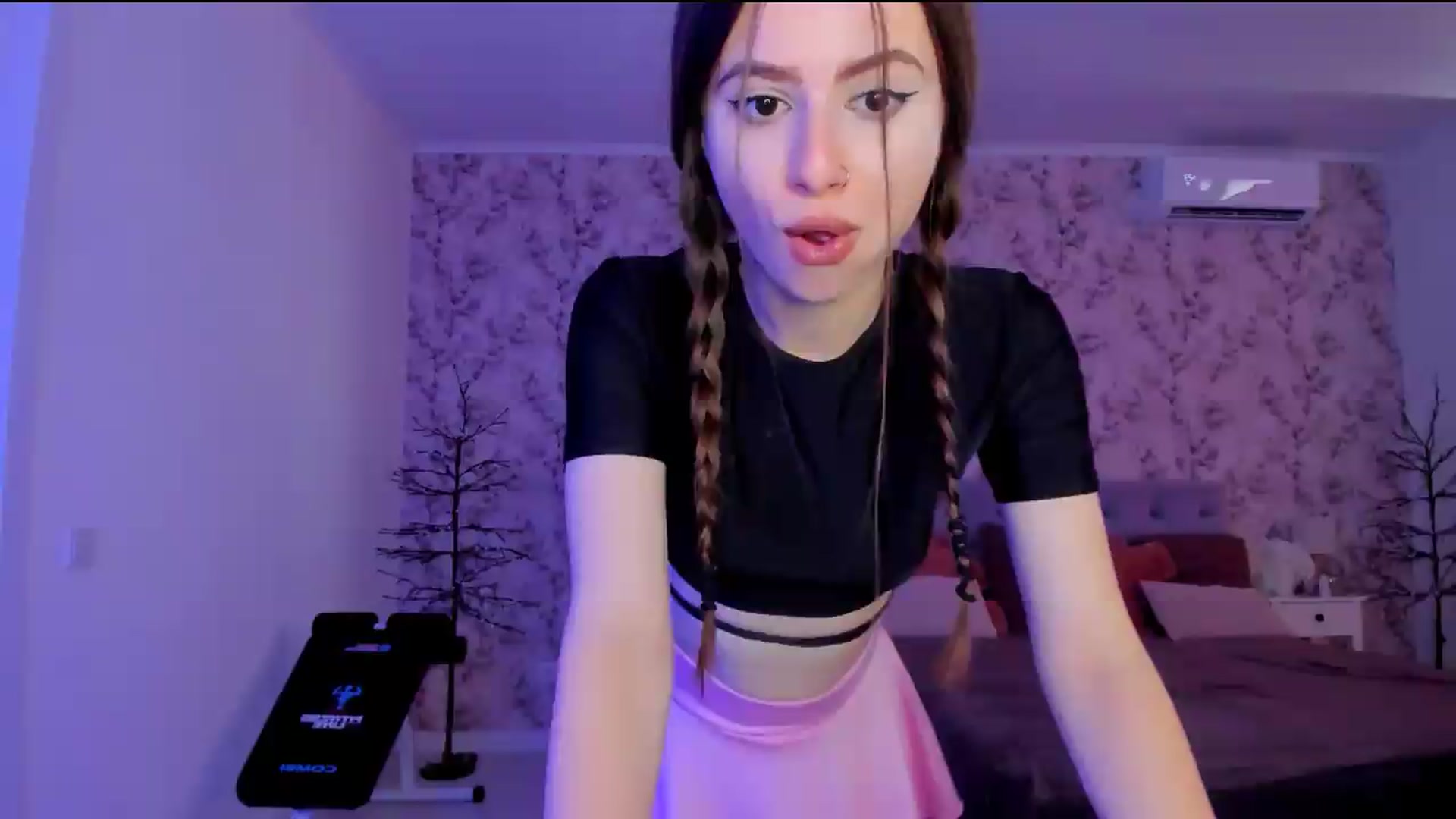 Gallery image thumbnail from Hotmolly_'s myfreecams stream on, 08/13/2026, 10:44 image 13 of 20