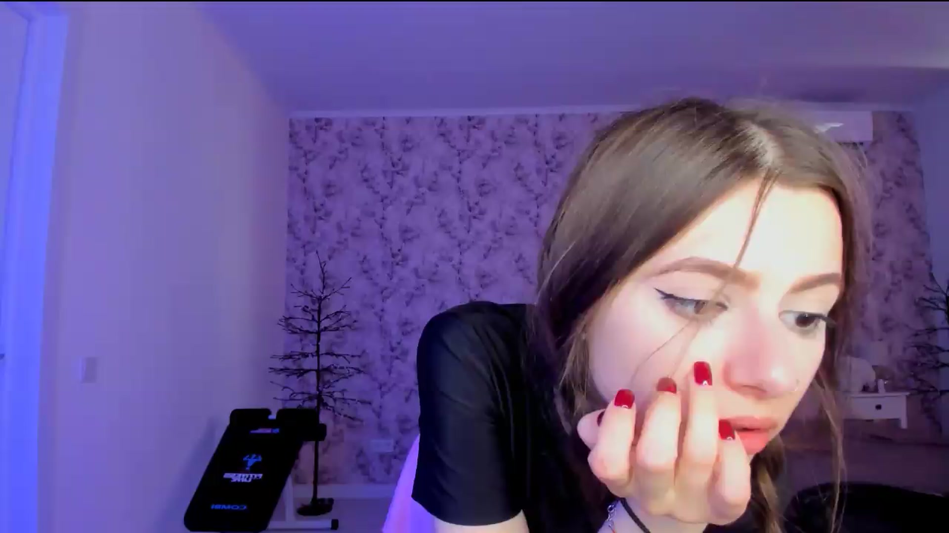 Gallery image thumbnail from Hotmolly_'s myfreecams stream on, 08/13/2026, 12:00 image 20 of 20