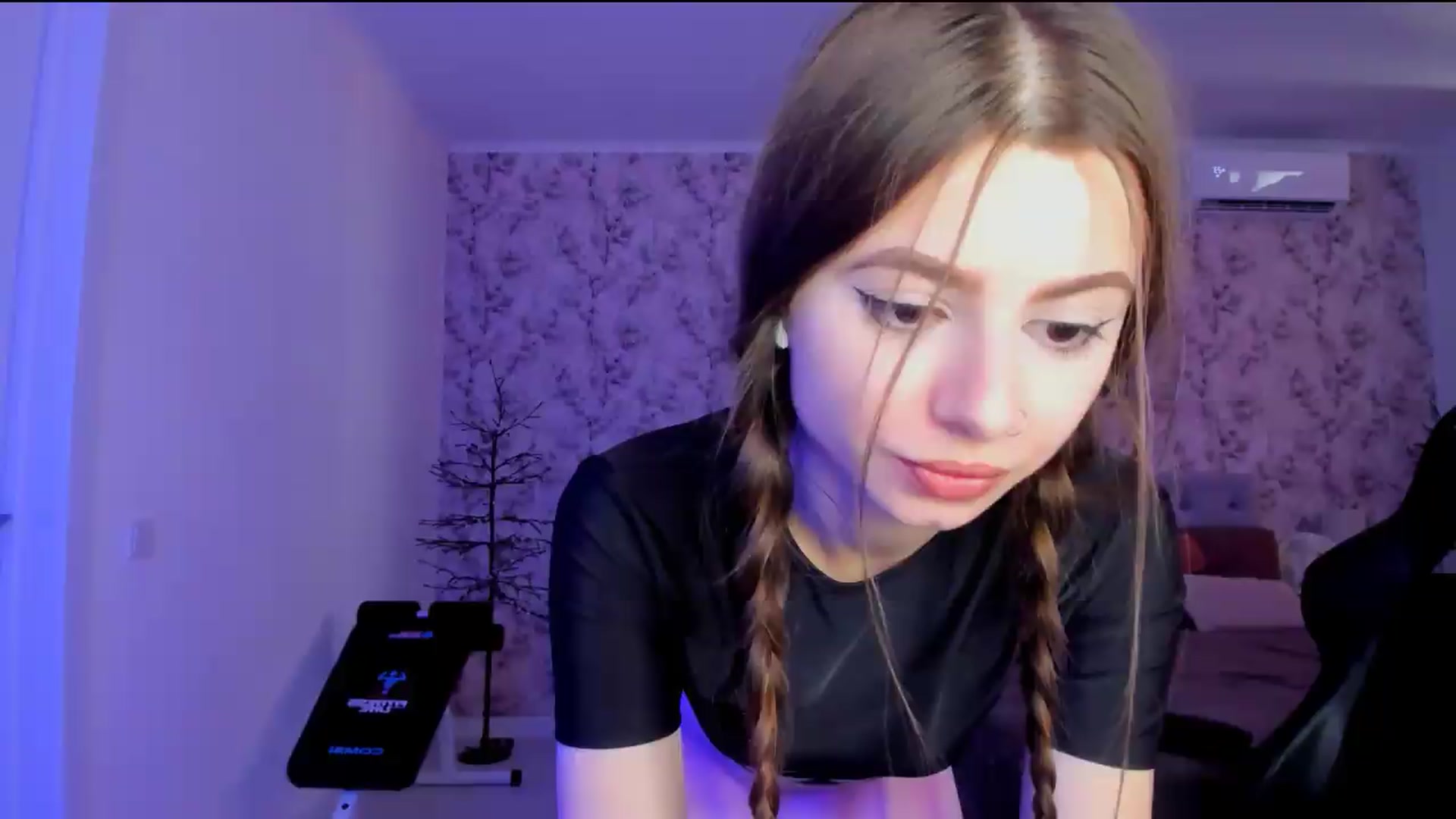 Gallery image thumbnail from Hotmolly_'s myfreecams stream on, 08/13/2026, 12:00 image 3 of 20