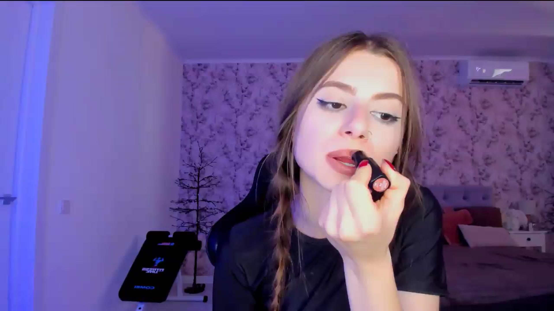 Gallery image thumbnail from Hotmolly_'s myfreecams stream on, 08/13/2026, 15:13 image 3 of 20