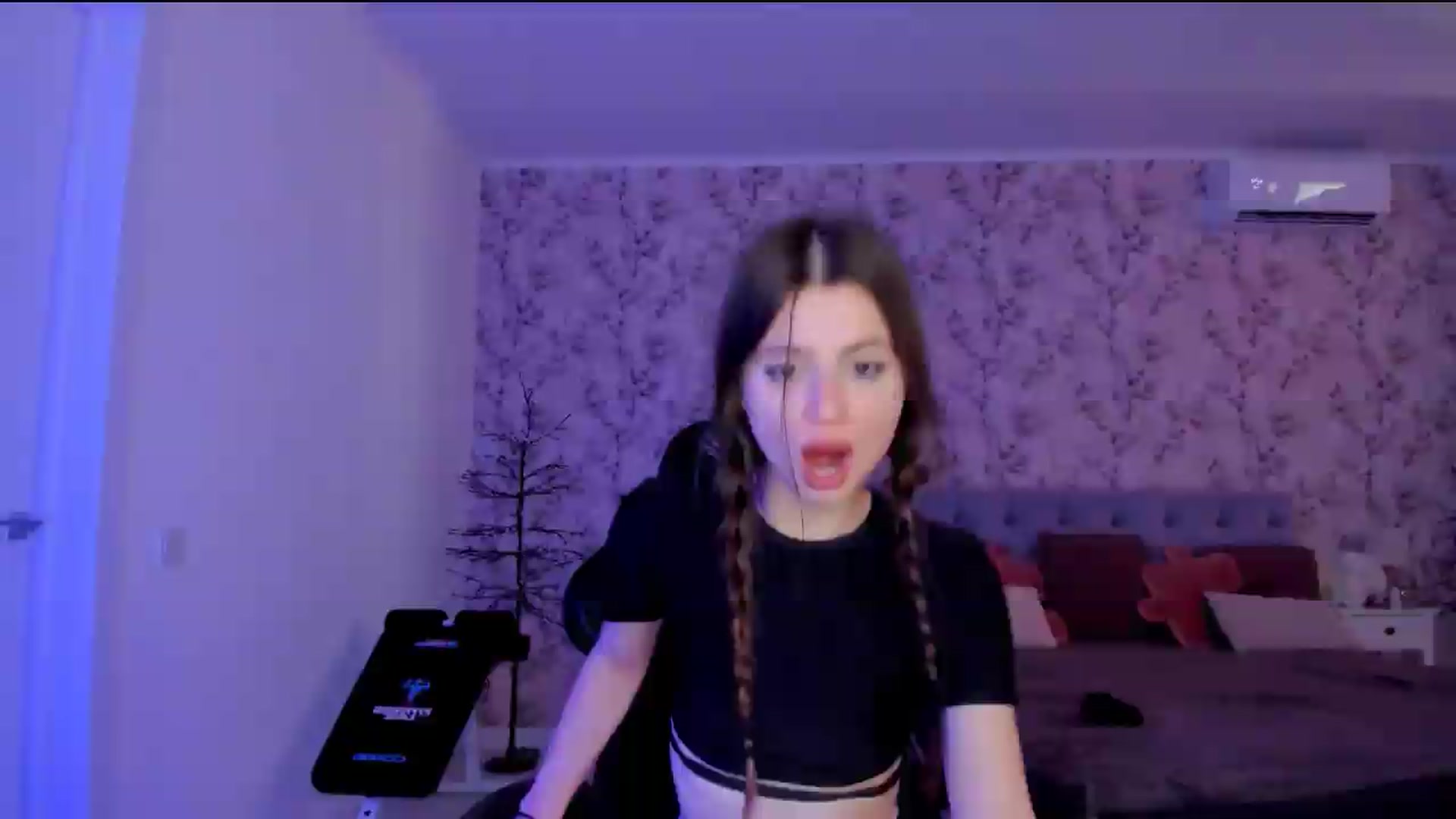 Gallery image thumbnail from Hotmolly_'s myfreecams stream on, 08/13/2026, 15:13 image 7 of 20
