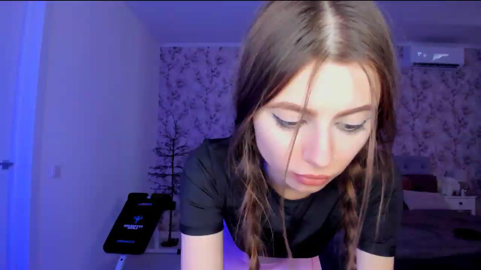 Gallery image thumbnail from Hotmolly_'s myfreecams stream on, 08/13/2026, 16:11 image 10 of 20