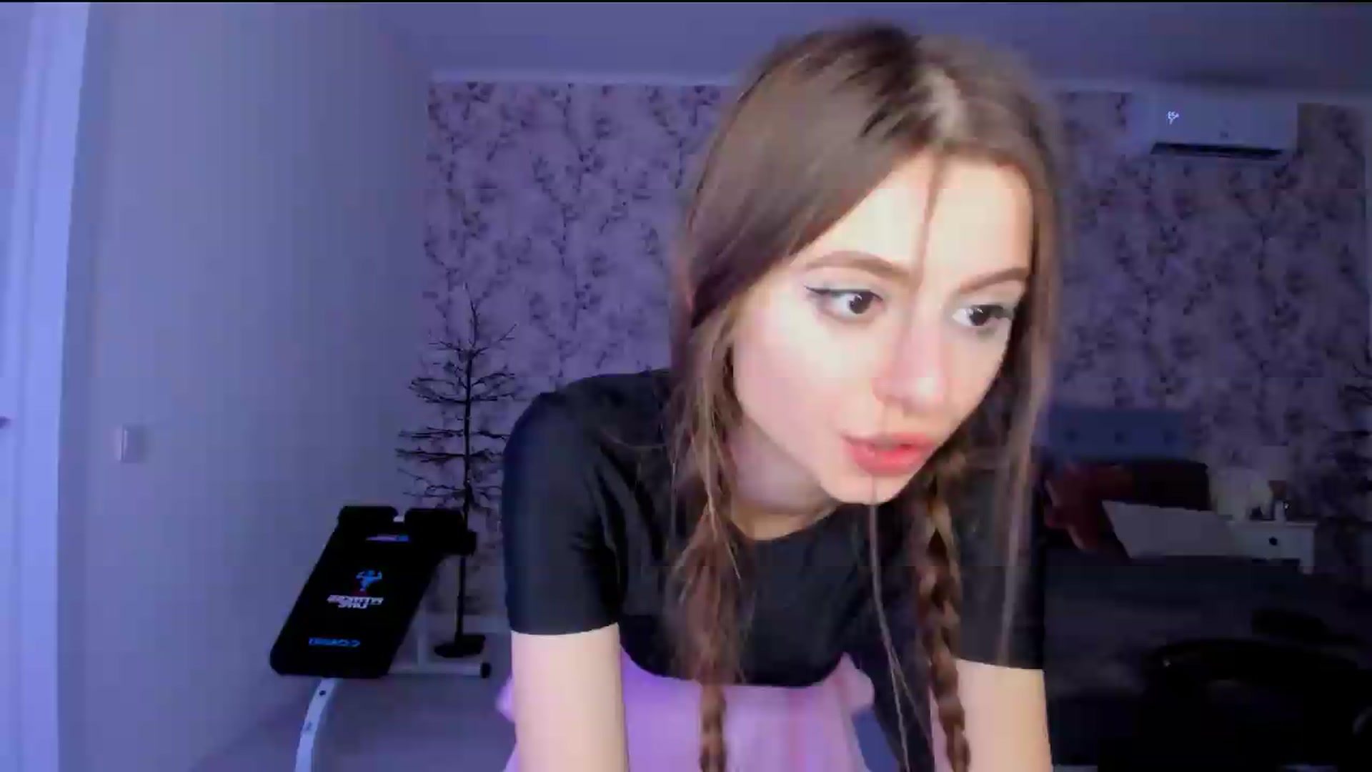 Gallery image thumbnail from Hotmolly_'s myfreecams stream on, 08/13/2026, 17:51 image 14 of 20