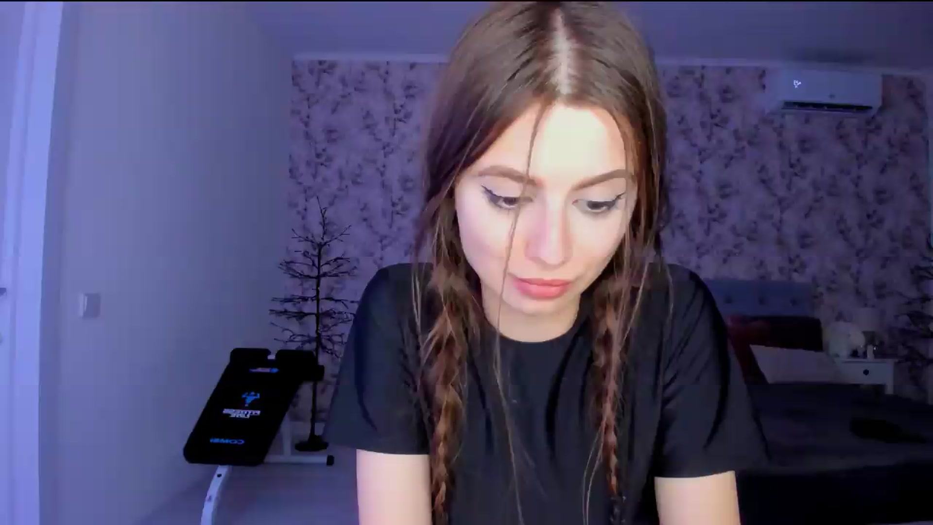 Gallery image thumbnail from Hotmolly_'s myfreecams stream on, 08/13/2026, 17:51 image 20 of 20