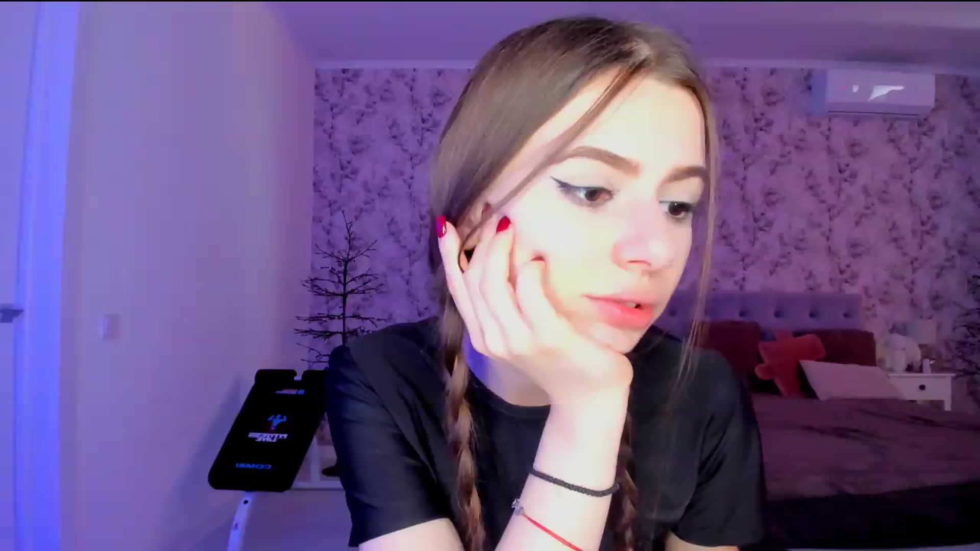 Gallery image thumbnail from Hotmolly_'s myfreecams stream on, 08/14/2026, 10:18 image 15 of 20