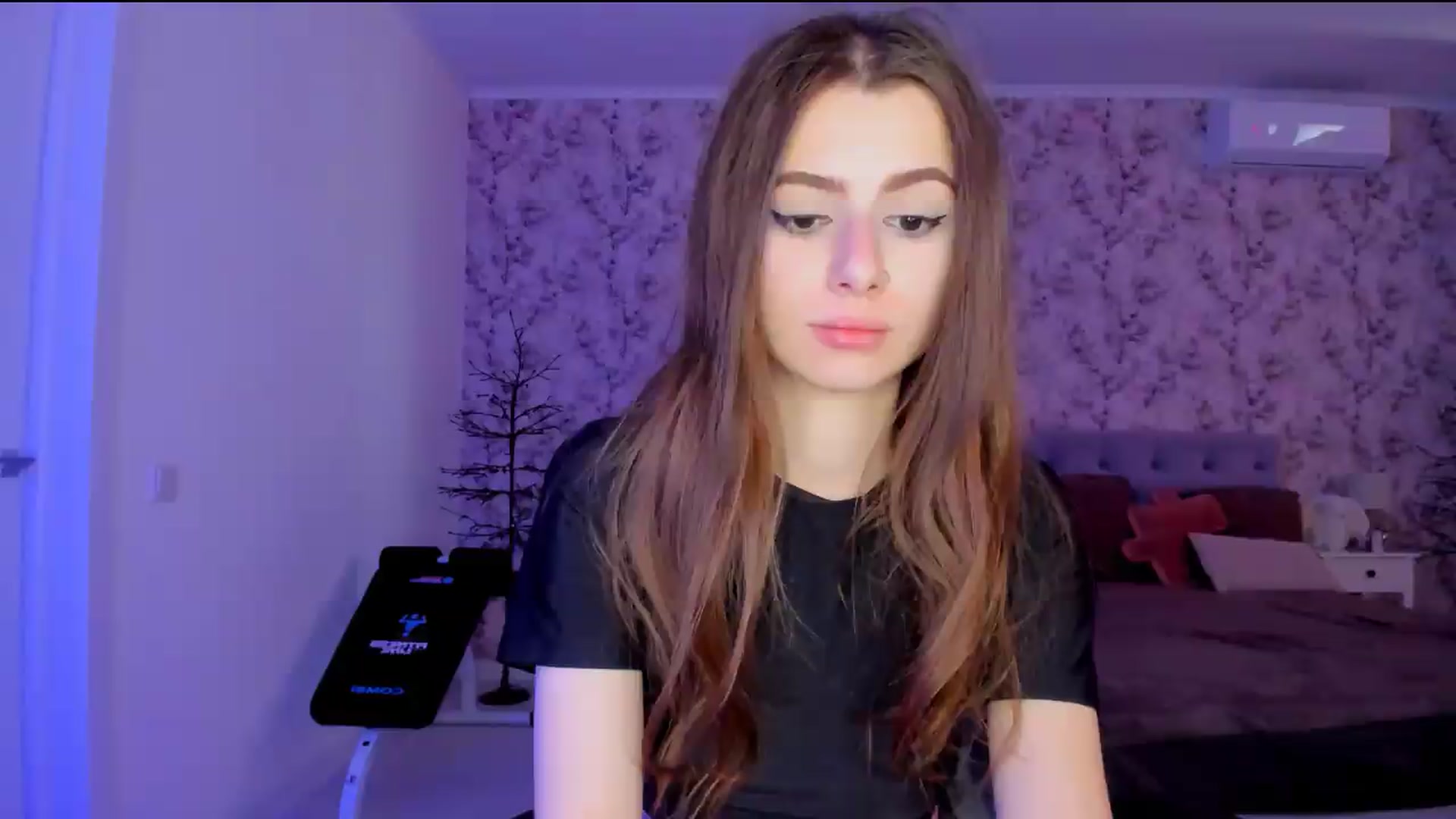 Gallery image thumbnail from Hotmolly_'s myfreecams stream on, 08/14/2026, 10:18 image 1 of 20