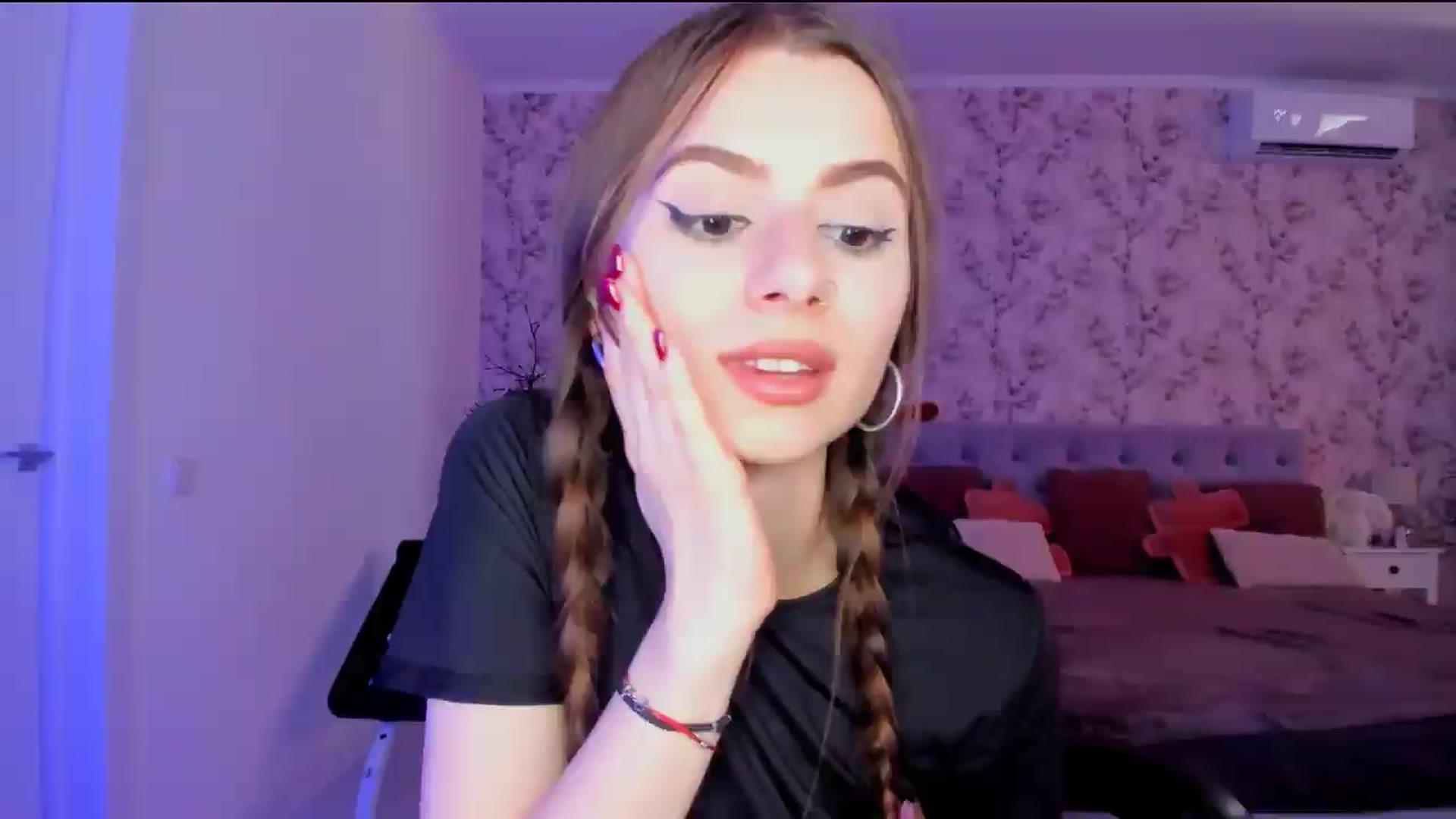 Gallery image thumbnail from Hotmolly_'s myfreecams stream on, 08/14/2026, 10:46 image 14 of 20