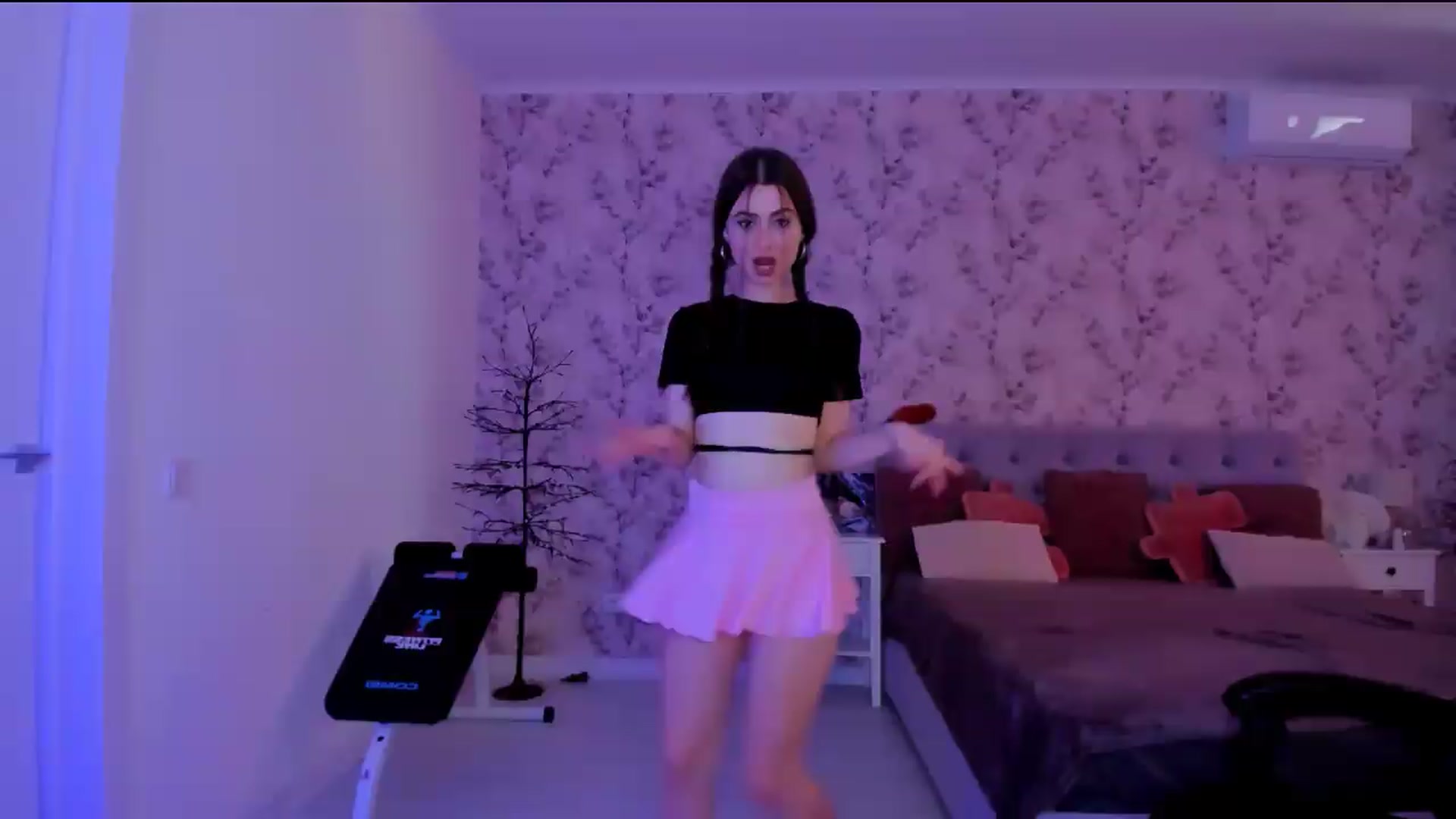 Gallery image thumbnail from Hotmolly_'s myfreecams stream on, 08/14/2026, 10:46 image 1 of 20