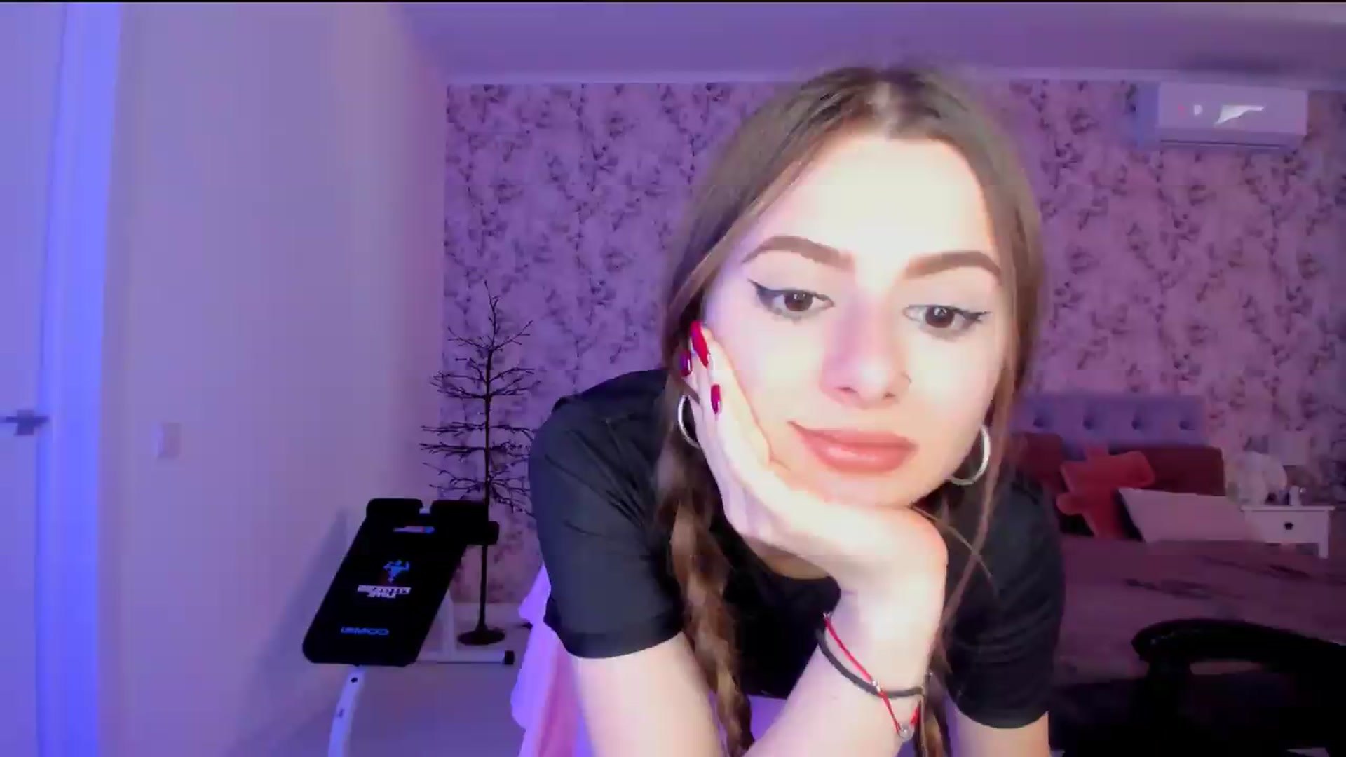 Gallery image thumbnail from Hotmolly_'s myfreecams stream on, 08/14/2026, 10:46 image 9 of 20
