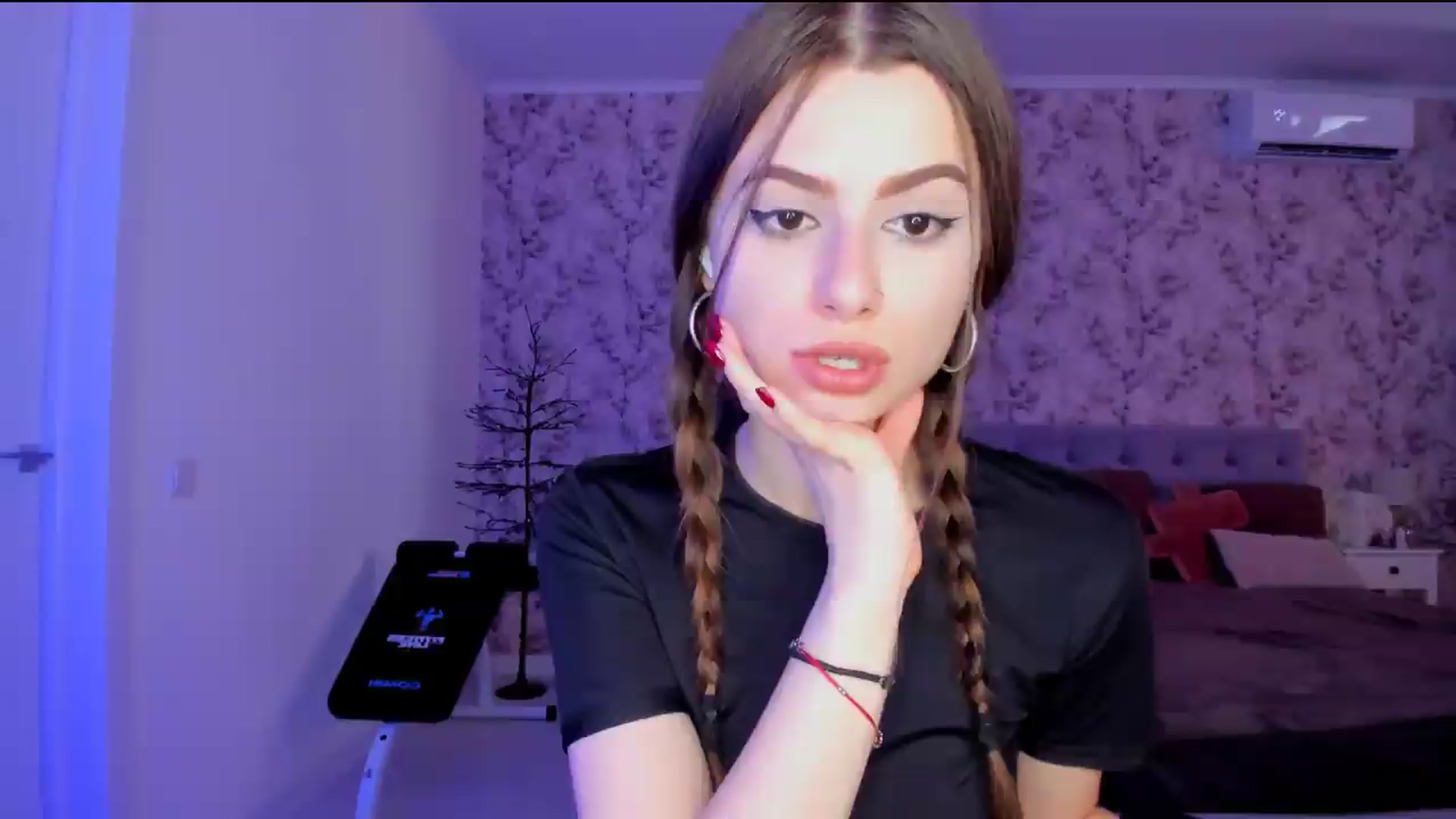 Gallery image thumbnail from Hotmolly_'s myfreecams stream on, 08/14/2026, 10:46 image 19 of 20