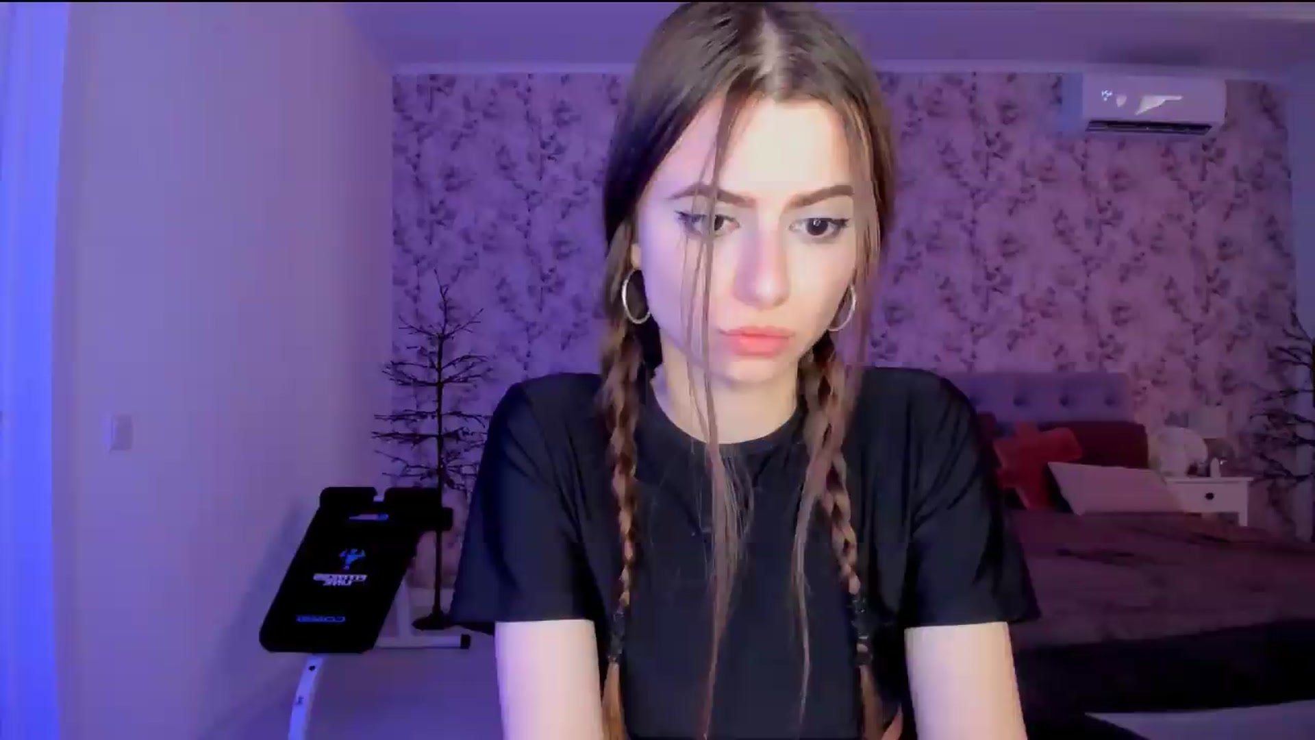Gallery image thumbnail from Hotmolly_'s myfreecams stream on, 08/14/2026, 14:15 image 12 of 20