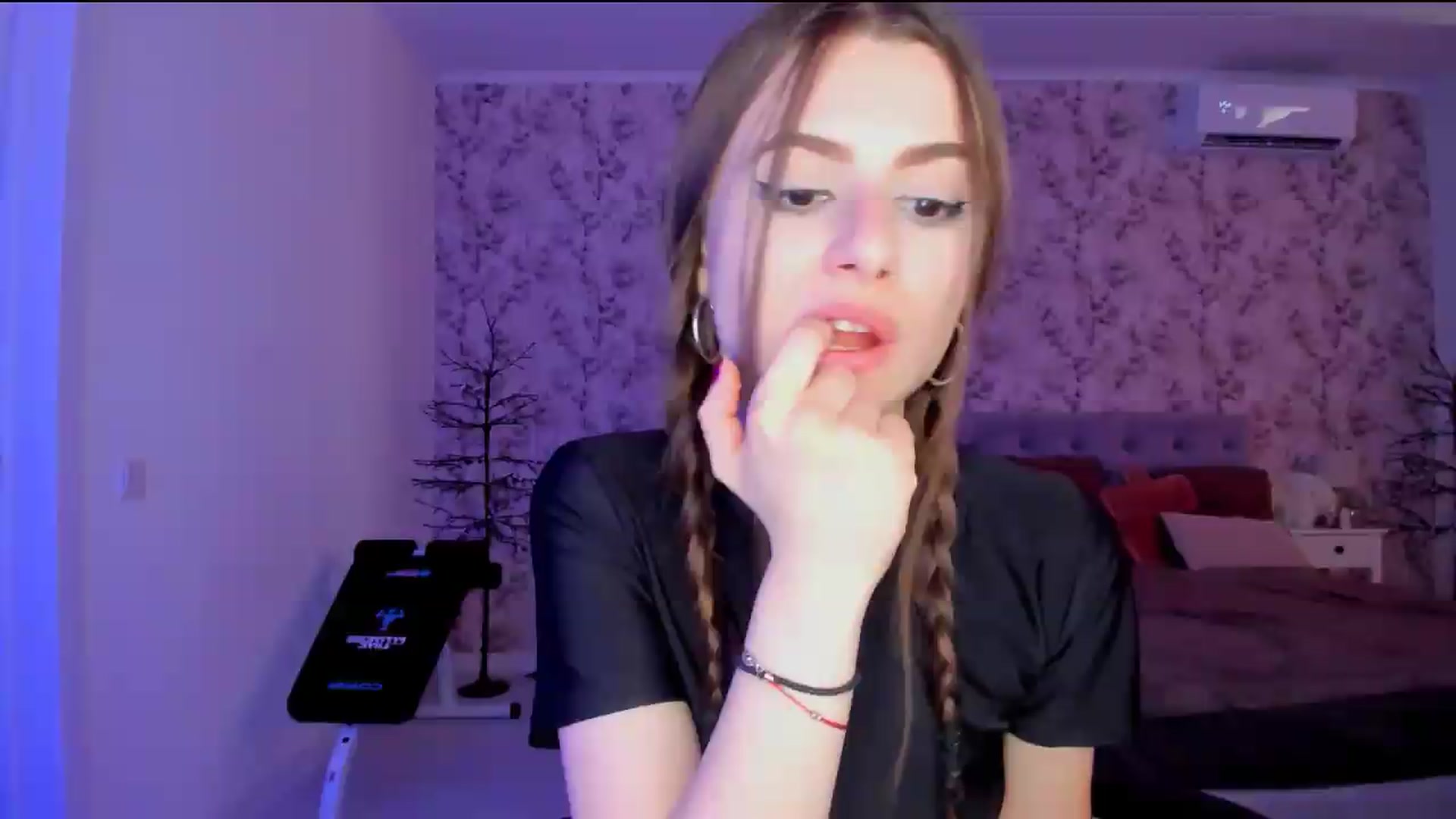 Gallery image thumbnail from Hotmolly_'s myfreecams stream on, 08/14/2026, 14:15 image 9 of 20