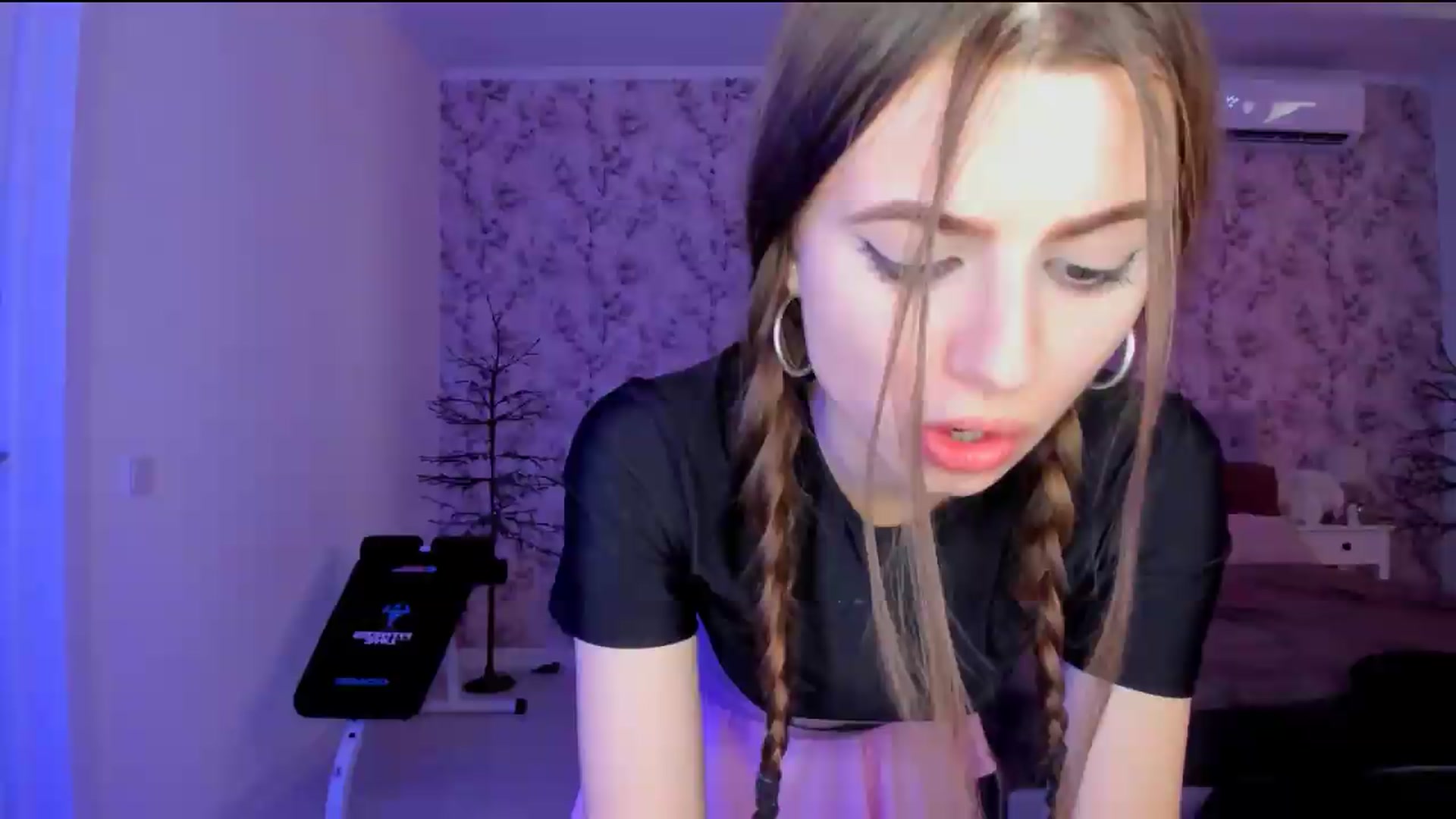 Gallery image thumbnail from Hotmolly_'s myfreecams stream on, 08/14/2026, 14:15 image 6 of 20