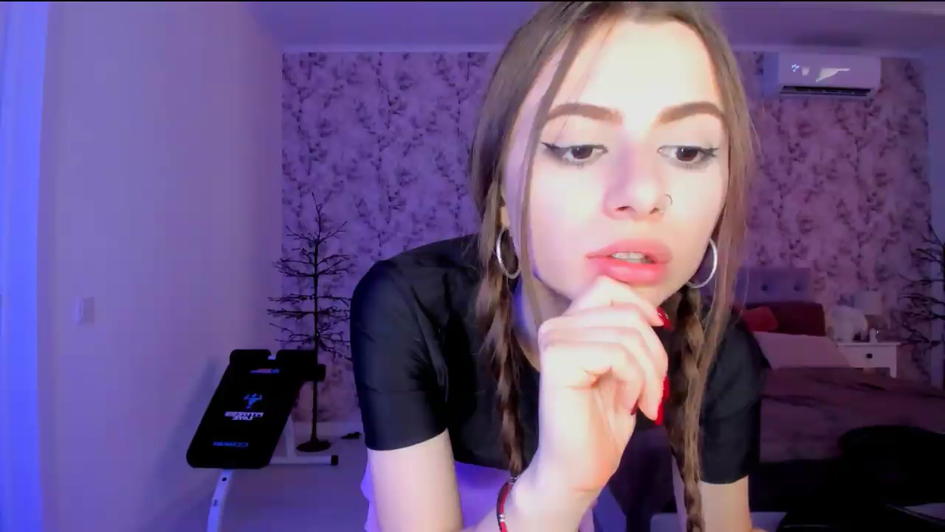 Gallery image thumbnail from Hotmolly_'s myfreecams stream on, 08/14/2026, 14:15 image 18 of 20