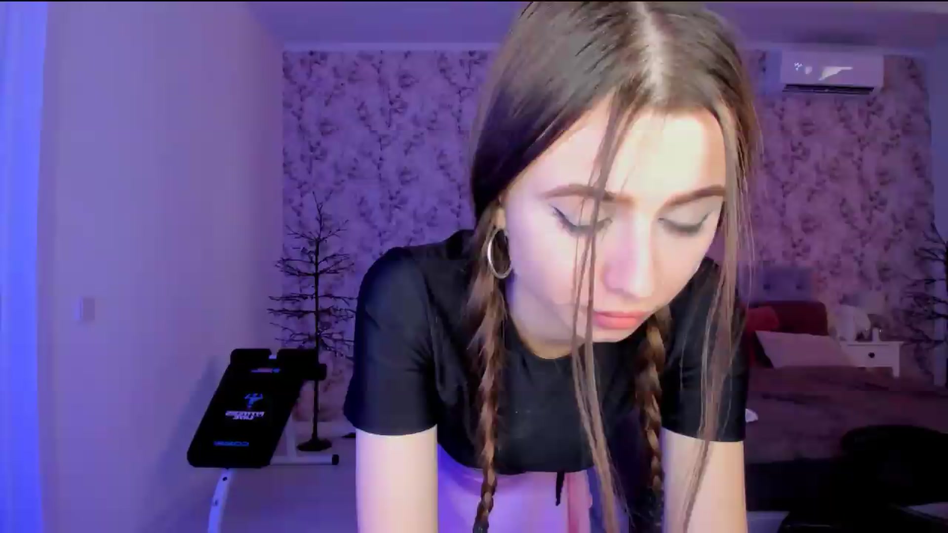 Gallery image thumbnail from Hotmolly_'s myfreecams stream on, 08/14/2026, 14:15 image 19 of 20