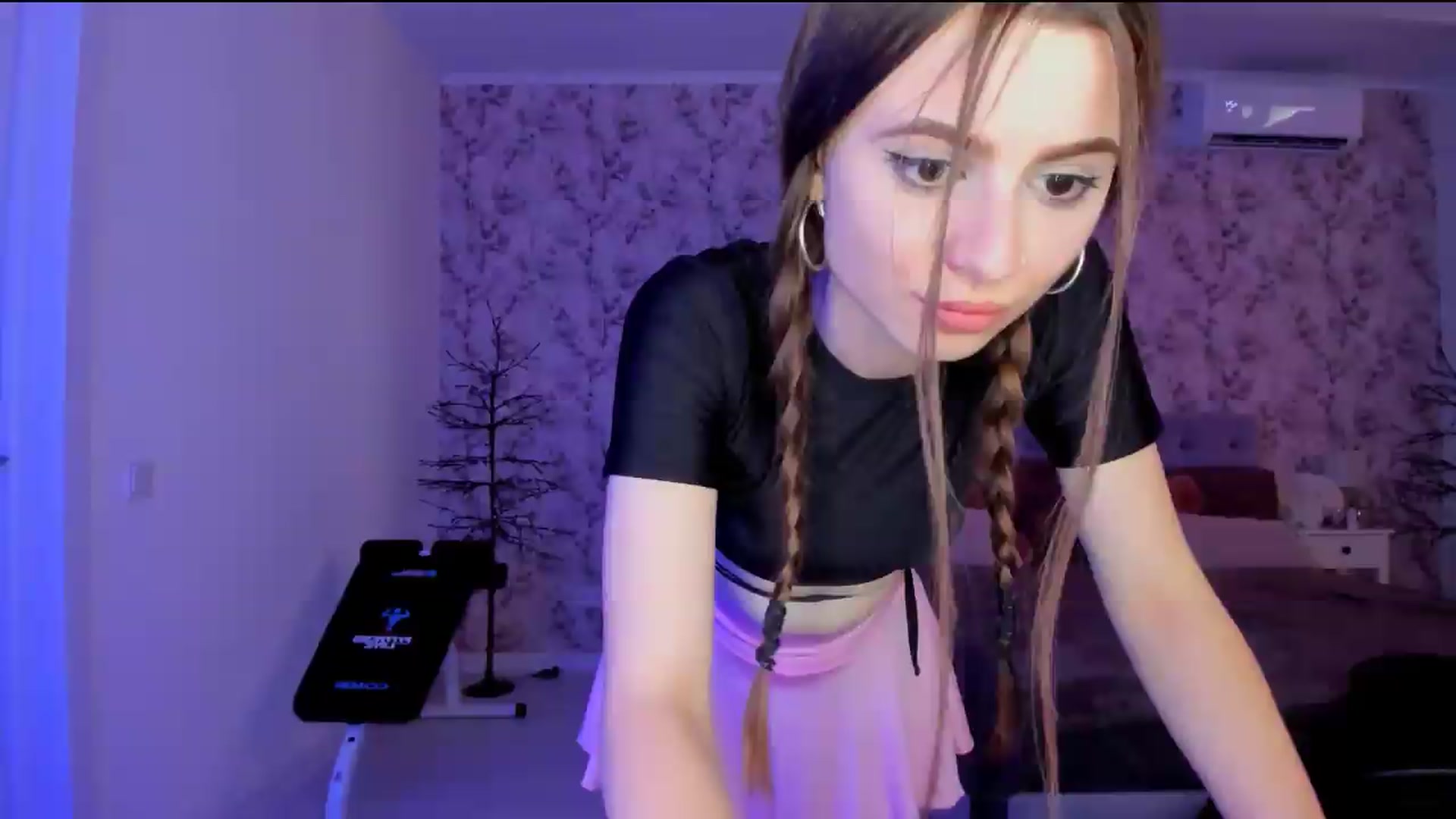 Gallery image thumbnail from Hotmolly_'s myfreecams stream on, 08/14/2026, 14:15 image 1 of 20
