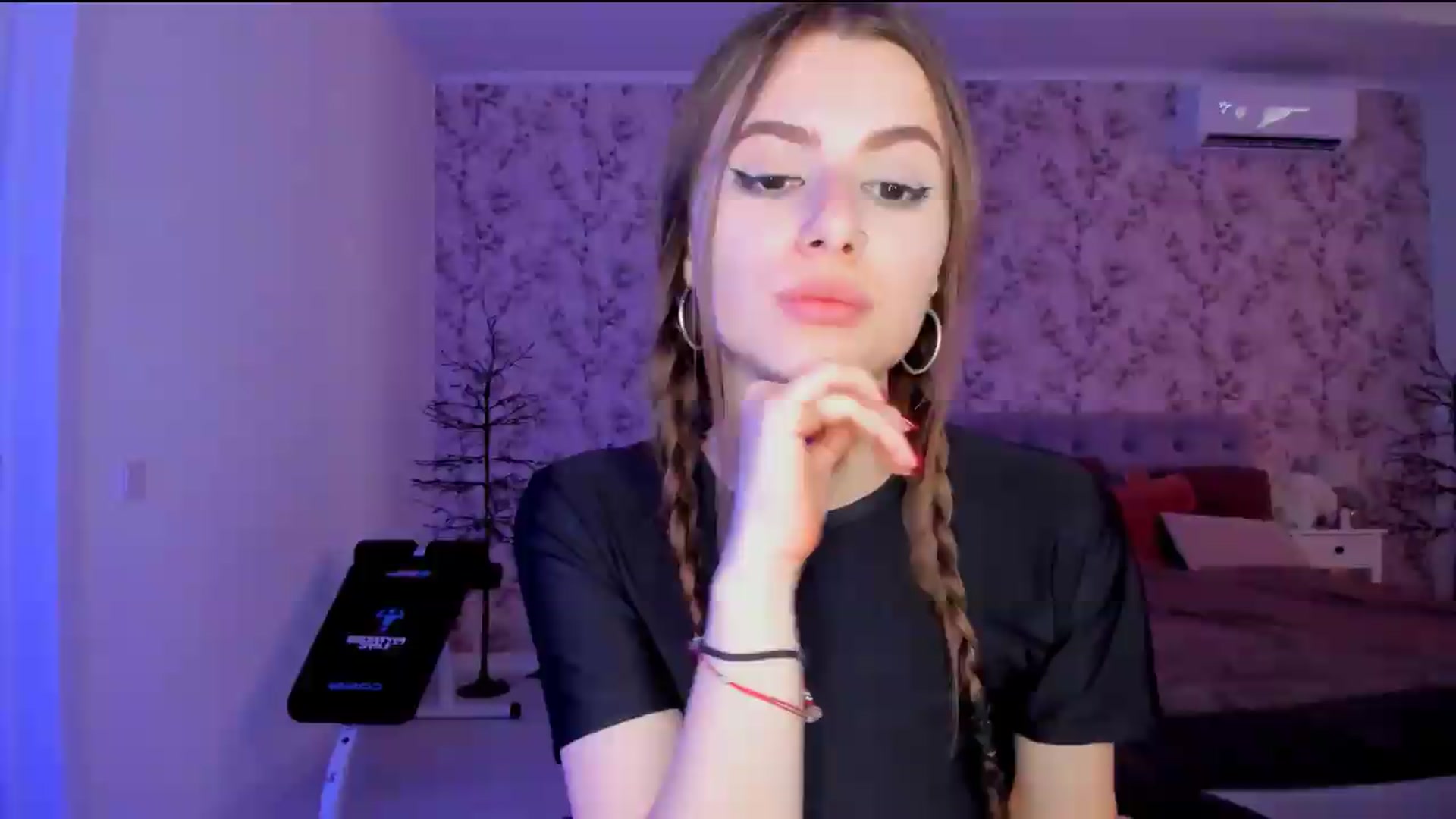 Gallery image thumbnail from Hotmolly_'s myfreecams stream on, 08/14/2026, 14:15 image 13 of 20