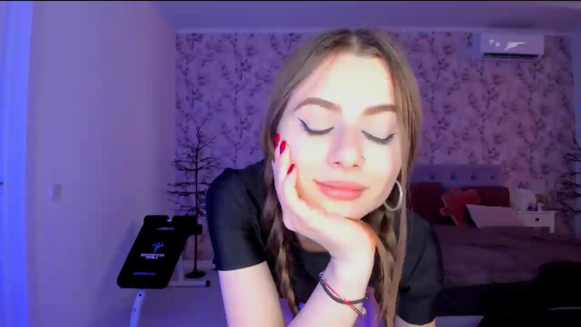 Gallery image thumbnail from Hotmolly_'s myfreecams stream on, 08/14/2026, 14:15 image 3 of 20