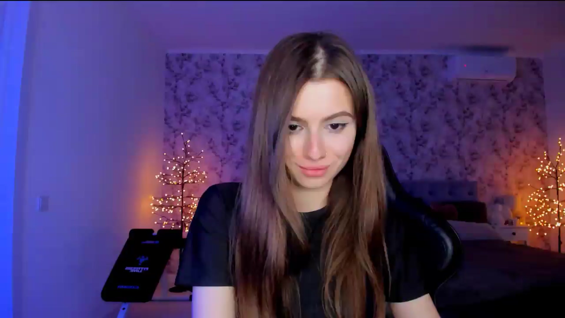 Gallery image thumbnail from Hotmolly_'s myfreecams stream on, 08/15/2026, 18:53 image 3 of 20