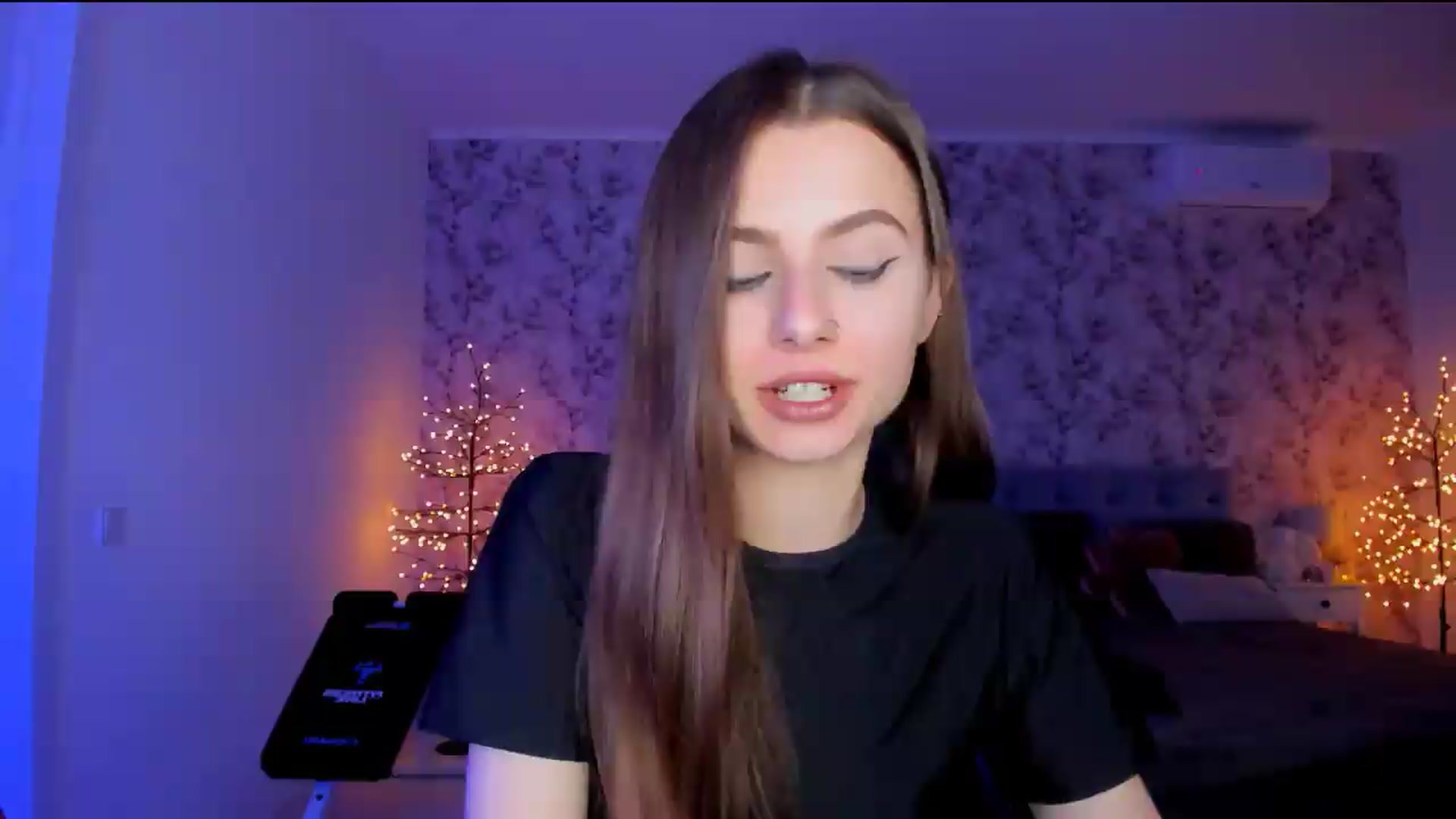 Gallery image thumbnail from Hotmolly_'s myfreecams stream on, 08/15/2026, 18:53 image 11 of 20