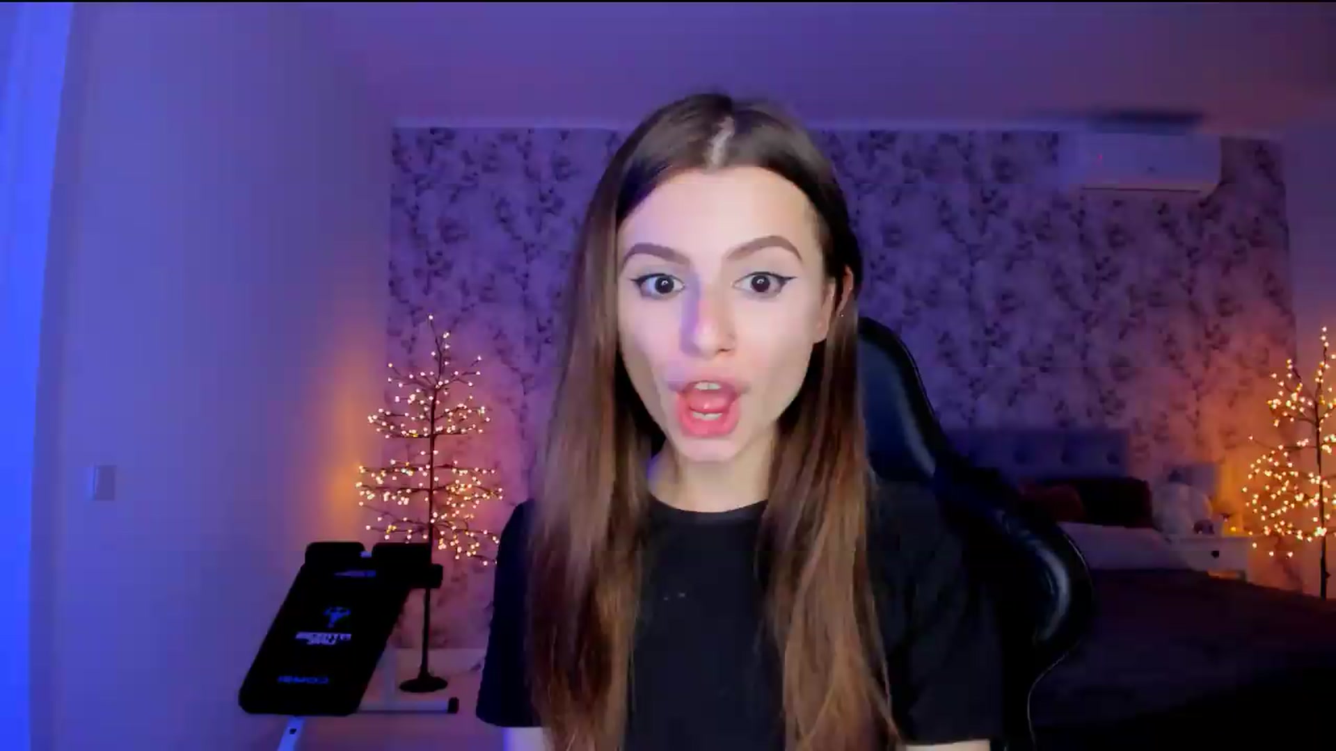 Gallery image thumbnail from Hotmolly_'s myfreecams stream on, 08/15/2026, 18:53 image 5 of 20