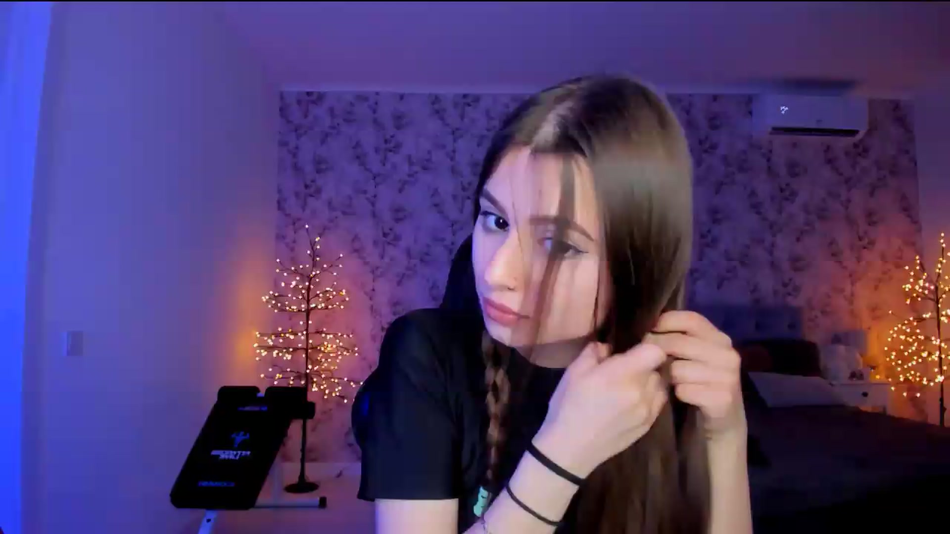 Gallery image thumbnail from Hotmolly_'s myfreecams stream on, 08/15/2026, 18:53 image 18 of 20