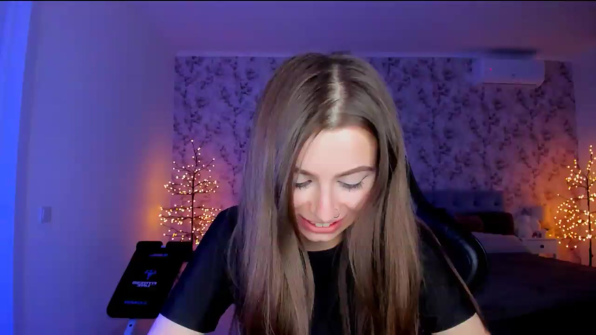 Gallery image thumbnail from Hotmolly_'s myfreecams stream on, 08/15/2026, 18:53 image 6 of 20