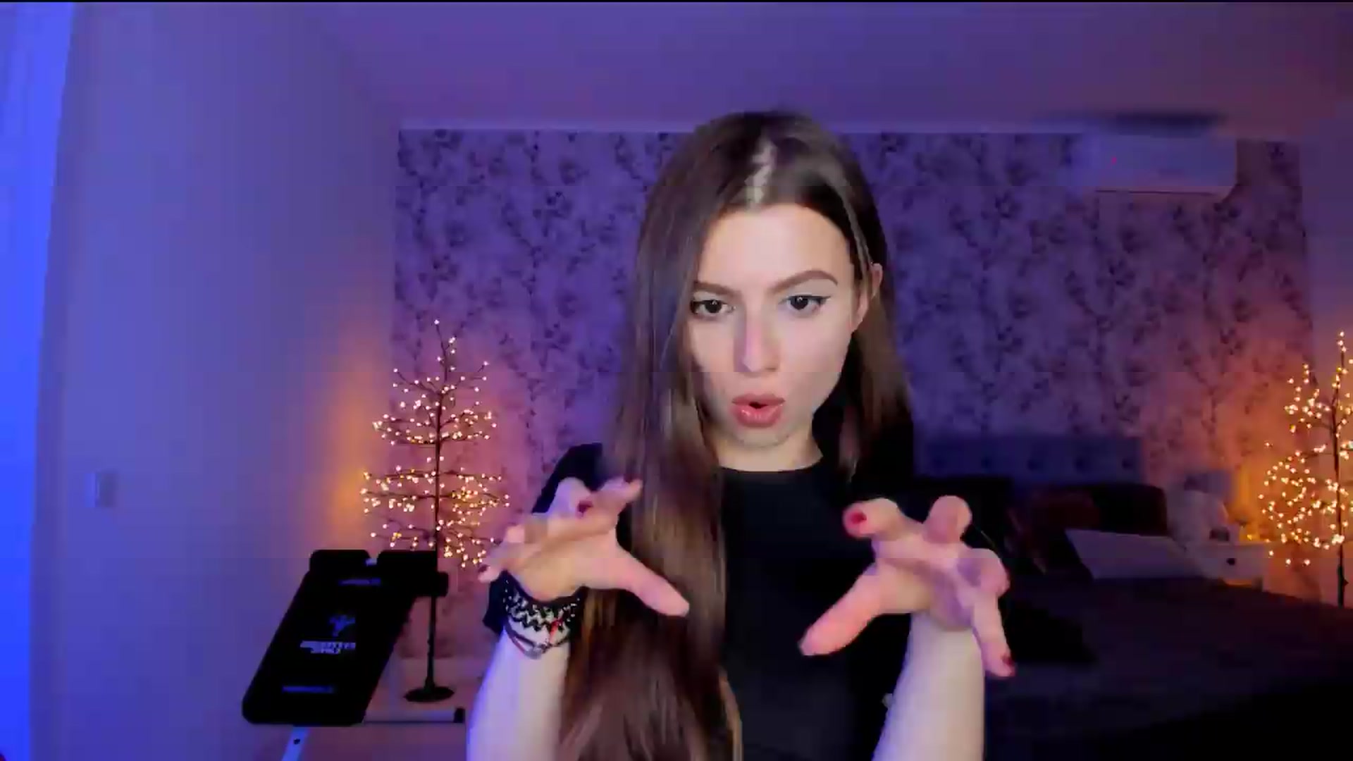 Gallery image thumbnail from Hotmolly_'s myfreecams stream on, 08/15/2026, 18:53 image 12 of 20