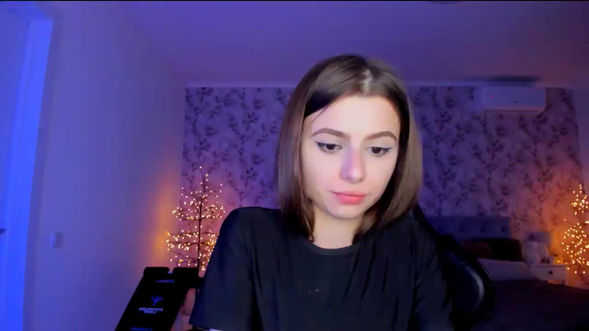 Gallery image thumbnail from Hotmolly_'s myfreecams stream on, 08/15/2026, 18:53 image 1 of 20