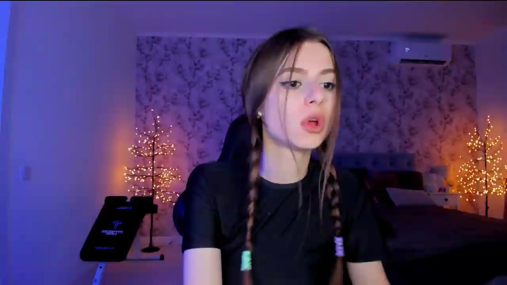Gallery image thumbnail from Hotmolly_'s myfreecams stream on, 08/15/2026, 19:13 image 16 of 20