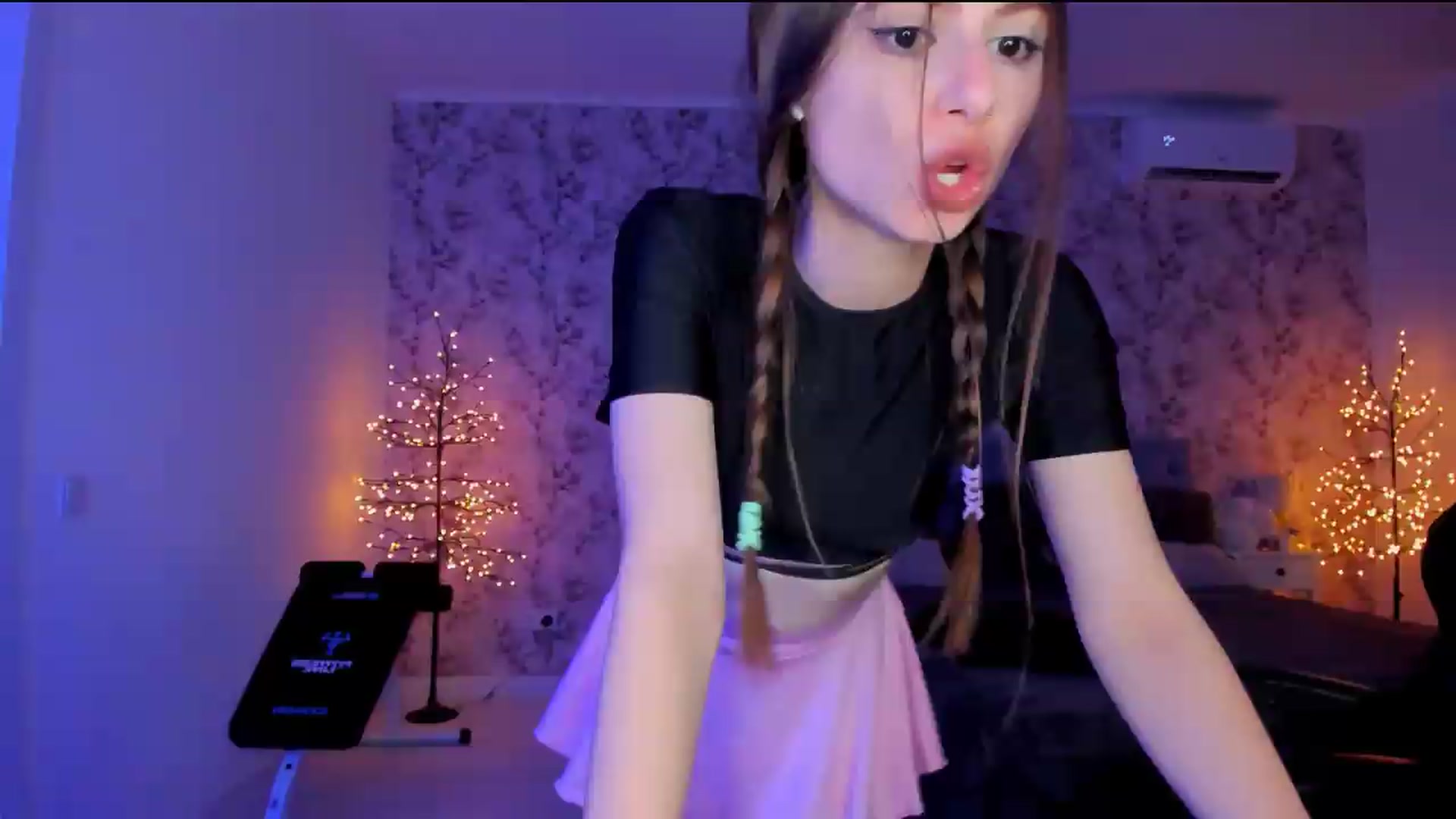 Gallery image thumbnail from Hotmolly_'s myfreecams stream on, 08/15/2026, 19:13 image 11 of 20